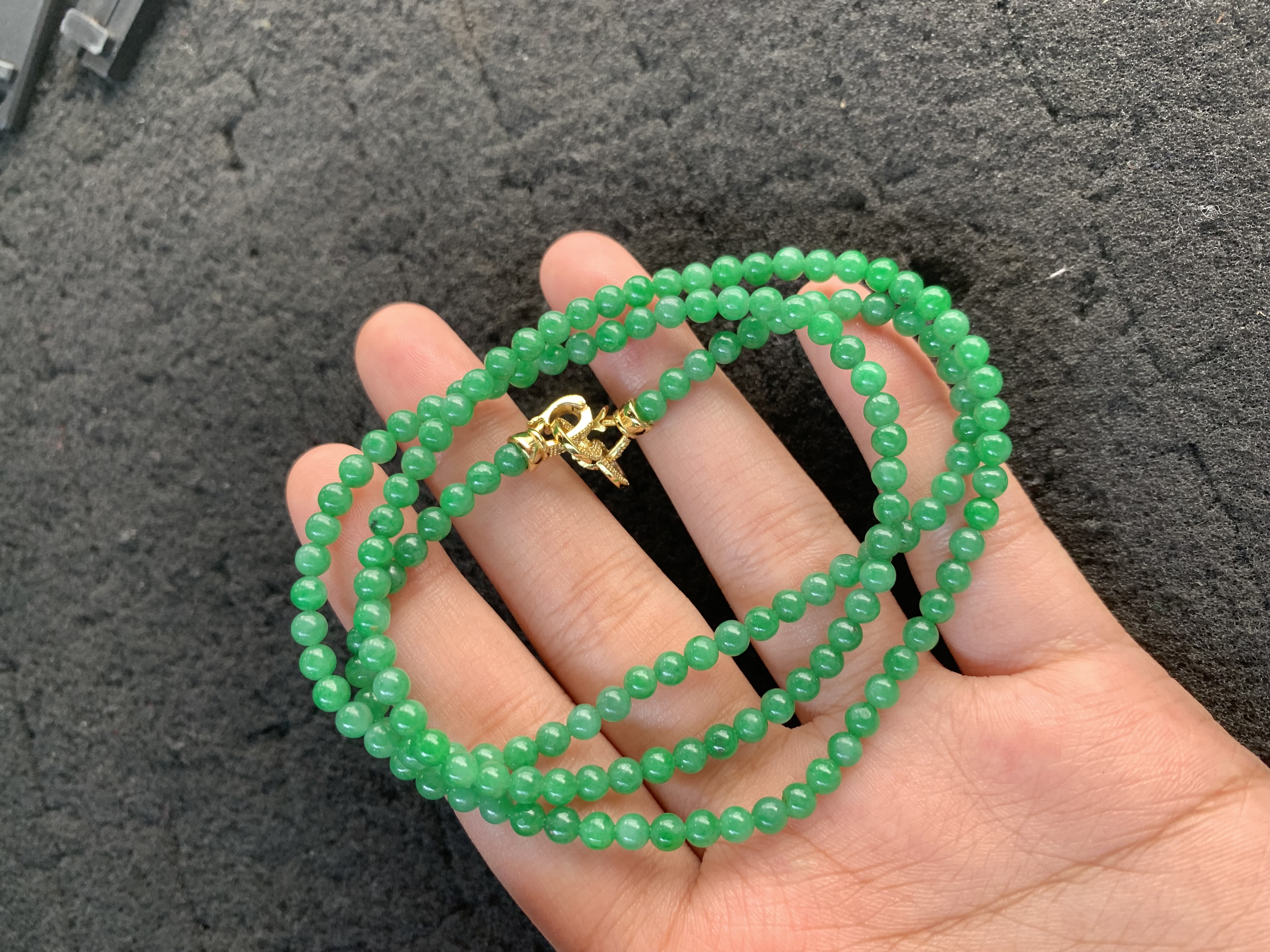 Natural Bright Green Jade Bead Necklace - Burmese Jadeite Type A from Hpakant, Myanmar | Myanmar Jadeite