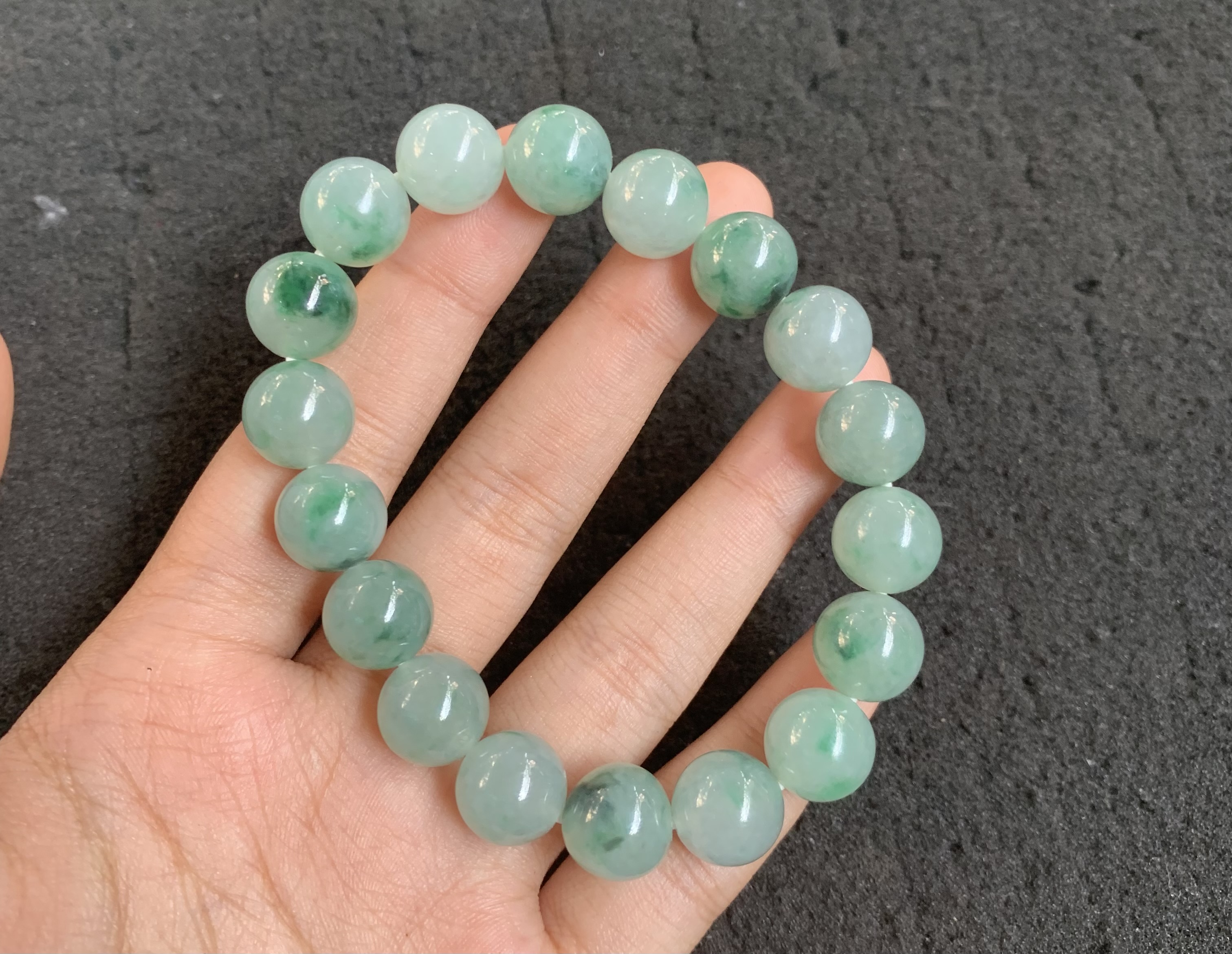  Green Jadeite Beaded Stretch Bracelet with Cloud Patterns