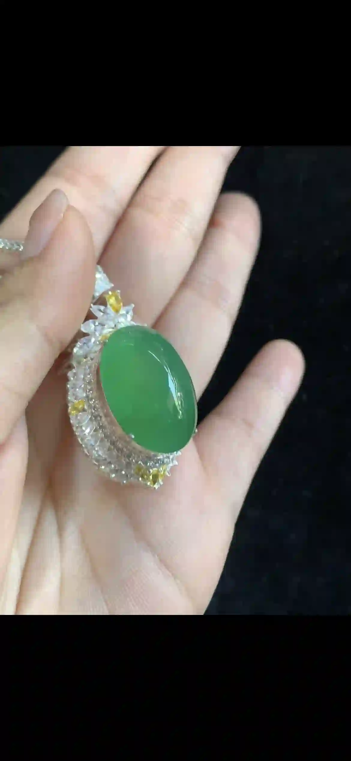 Oval Vivid Green Jade Pendant with Yellow Sapphire Accents | Myanmar Jadeite reference #35610001