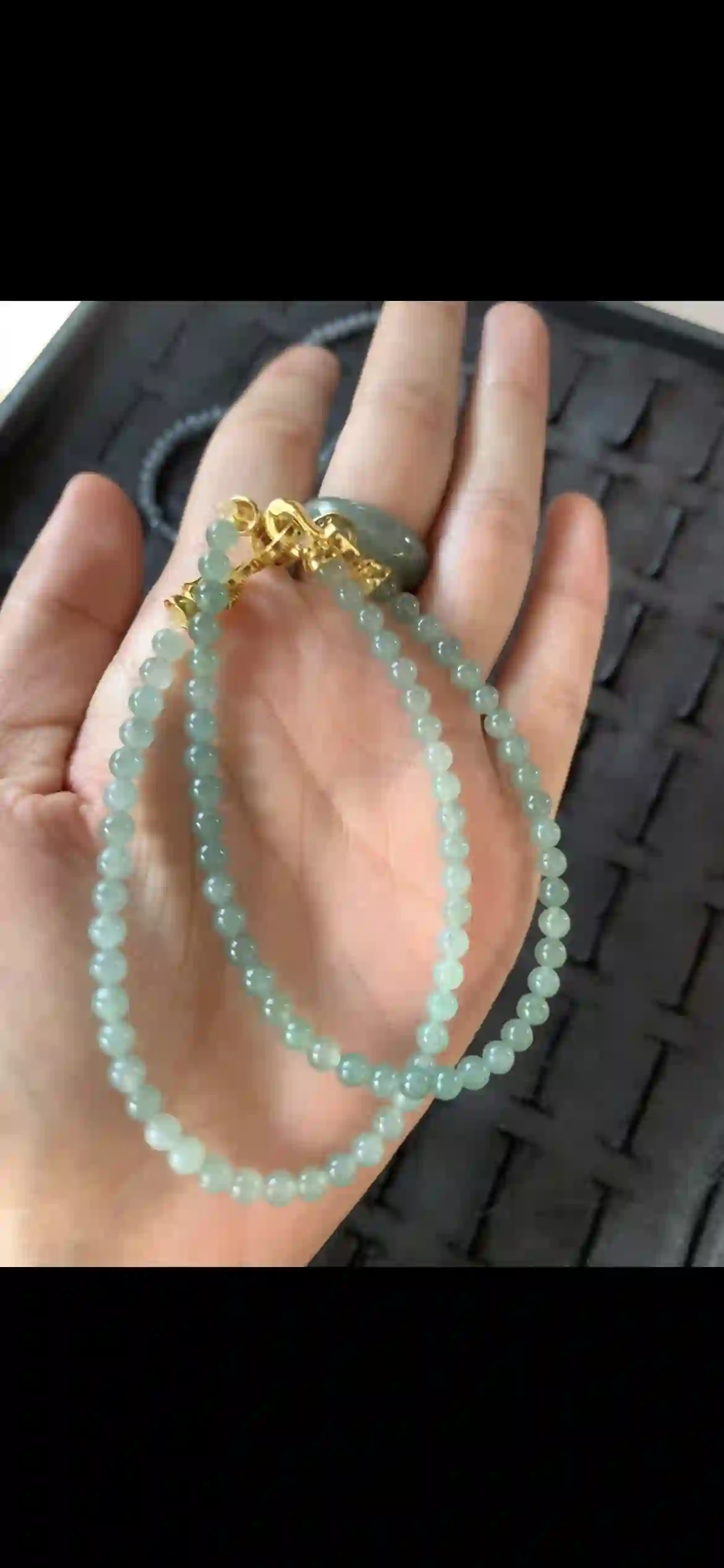 Double-Strand Pale Green Jade Beaded Bracelet with Gold Clasp | Myanmar Jadeite reference #28350001