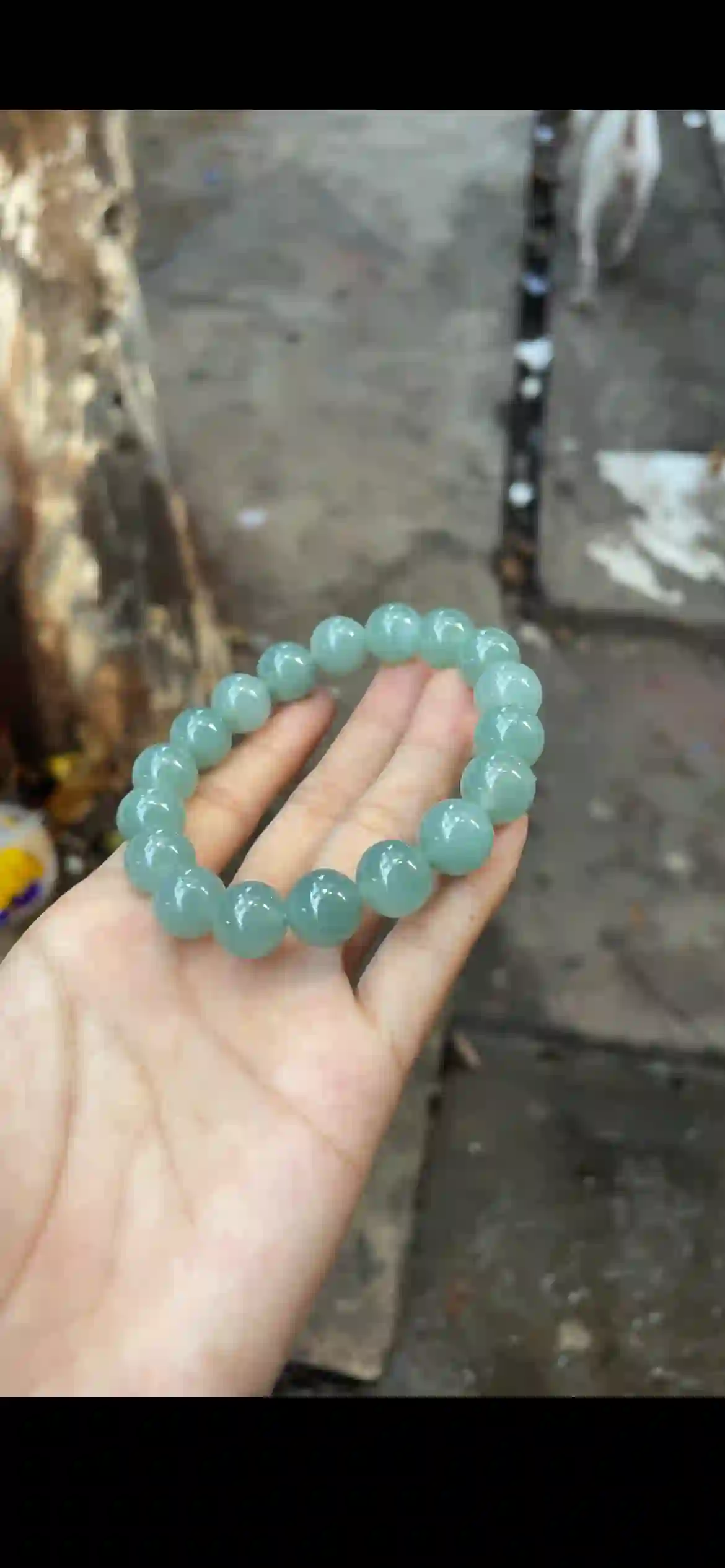 Natural Serenity Green Jade Round Bead Bracelet | Myanmar Jadeite reference #30660001