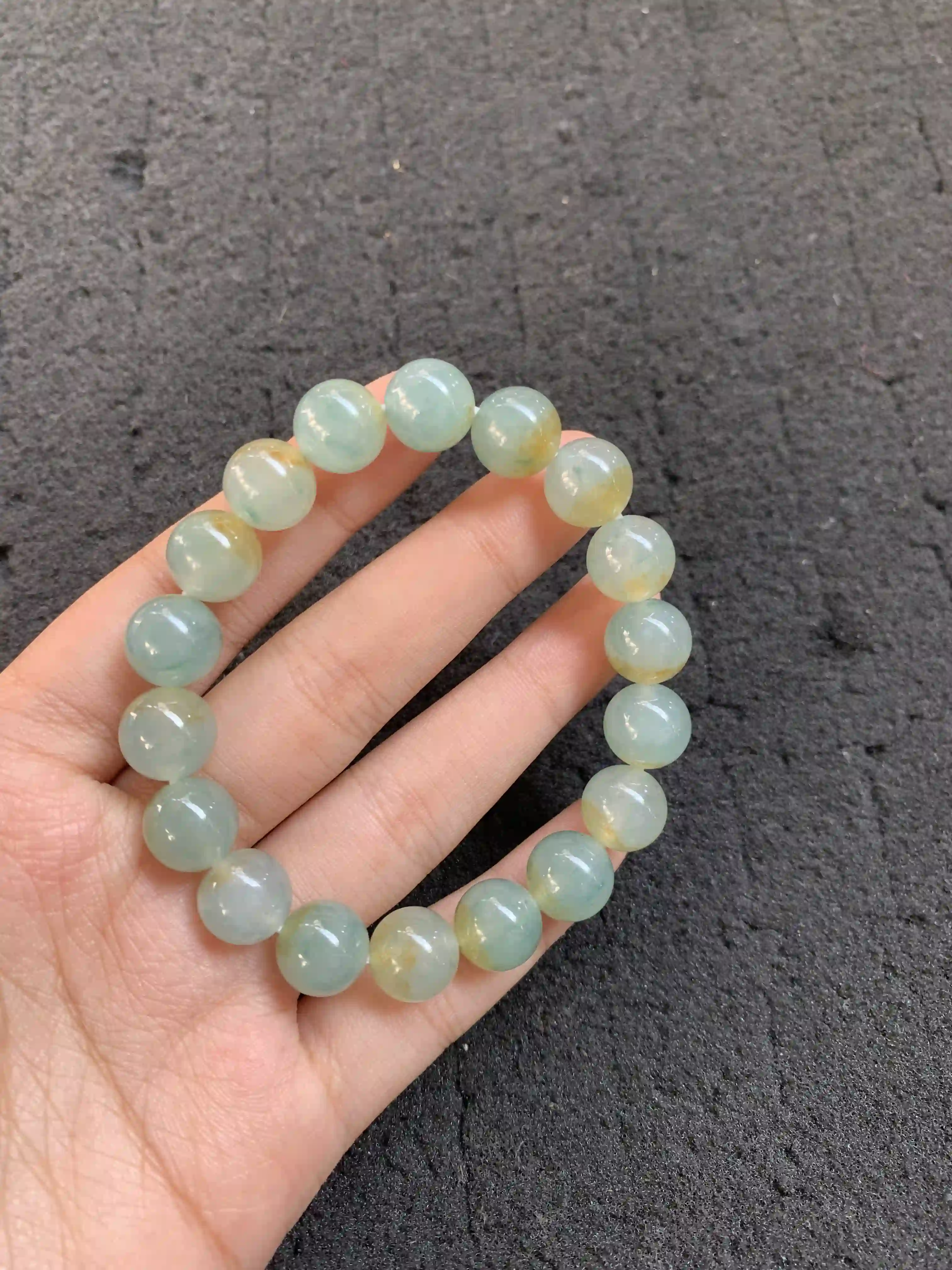 Light Green Jadeite Bracelet with Natural Veins | Myanmar Jadeite reference #1290004