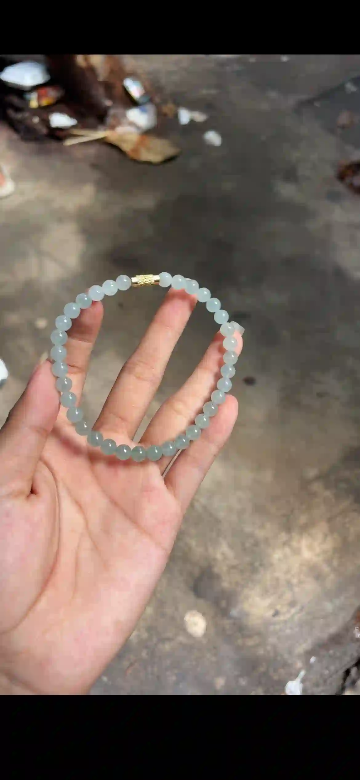 Icy Gradient Pale Green Jade Beaded Bracelet with Gold Accent | Myanmar Jadeite reference #30990001