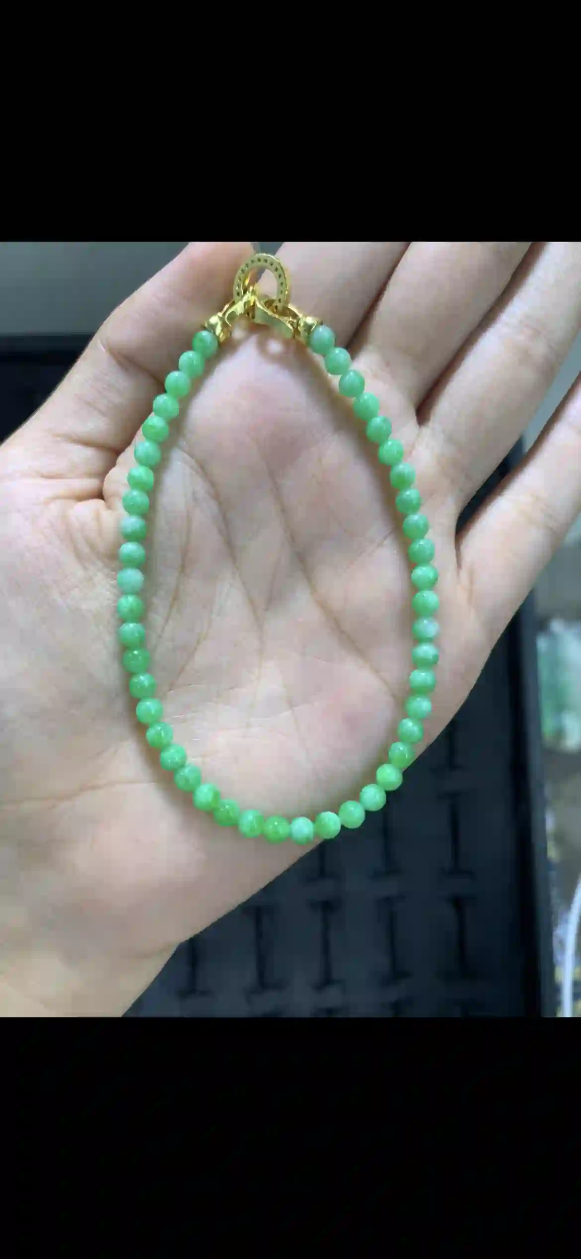 Vivid Apple Green Jadeite Bead Bracelet | Myanmar Jadeite reference #17040001