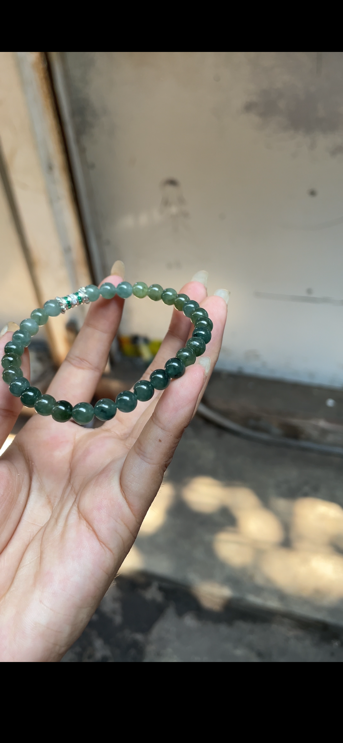 Gradient Deep Green Jade Beaded Bracelet — Silver & Emerald Accent Spacer