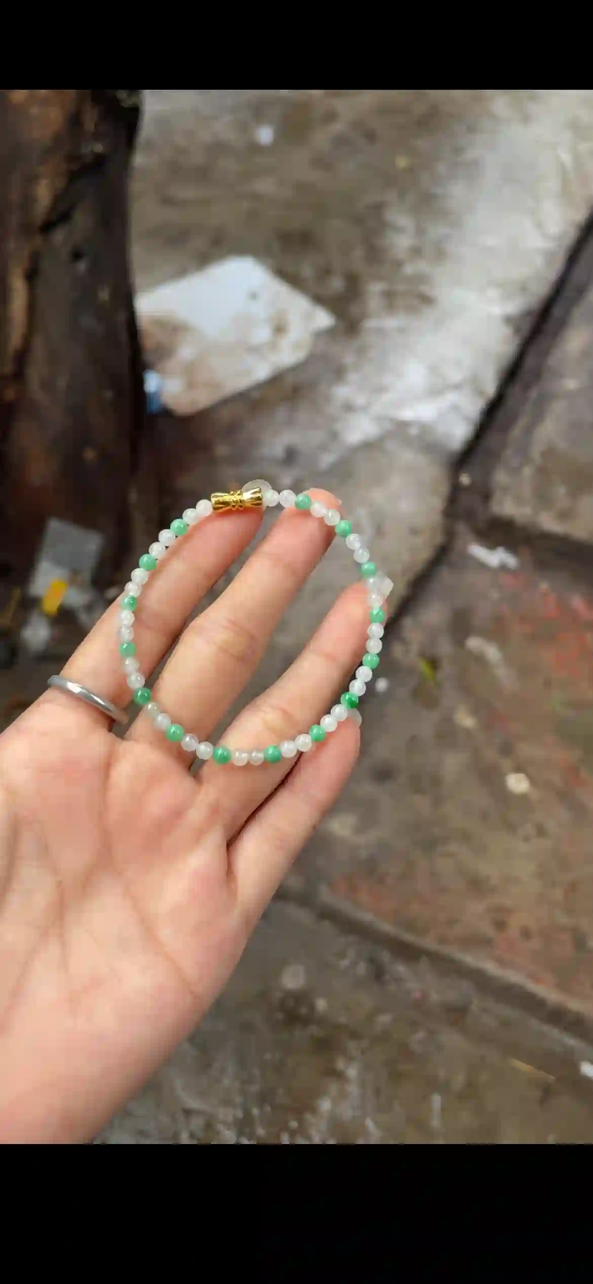 Icy White & Vivid Green Jadeite Bead Bracelet with Gold Clasp | Myanmar Jadeite reference #20550001