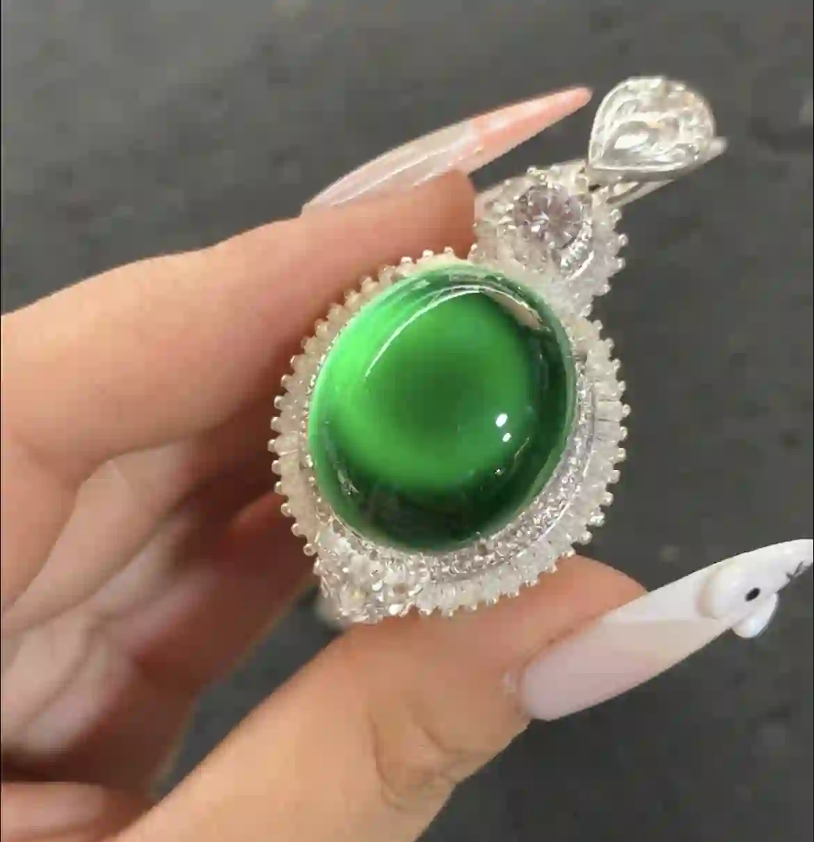 High-End Imperial Green Jadeite Pendant with Diamonds | Myanmar Jadeite reference #960003