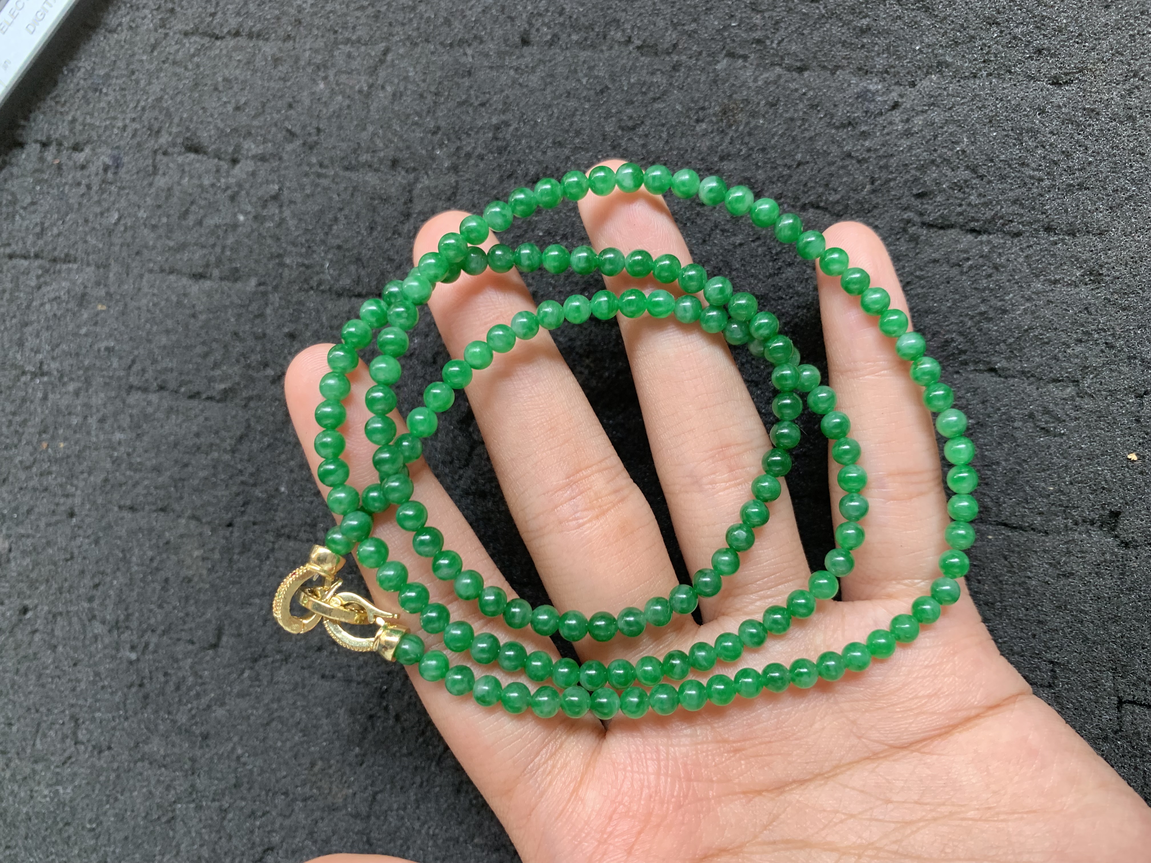Vibrant Green Jade Bead Necklace - Burmese Jadeite Type A from Hpakant, Myanmar | Myanmar Jadeite