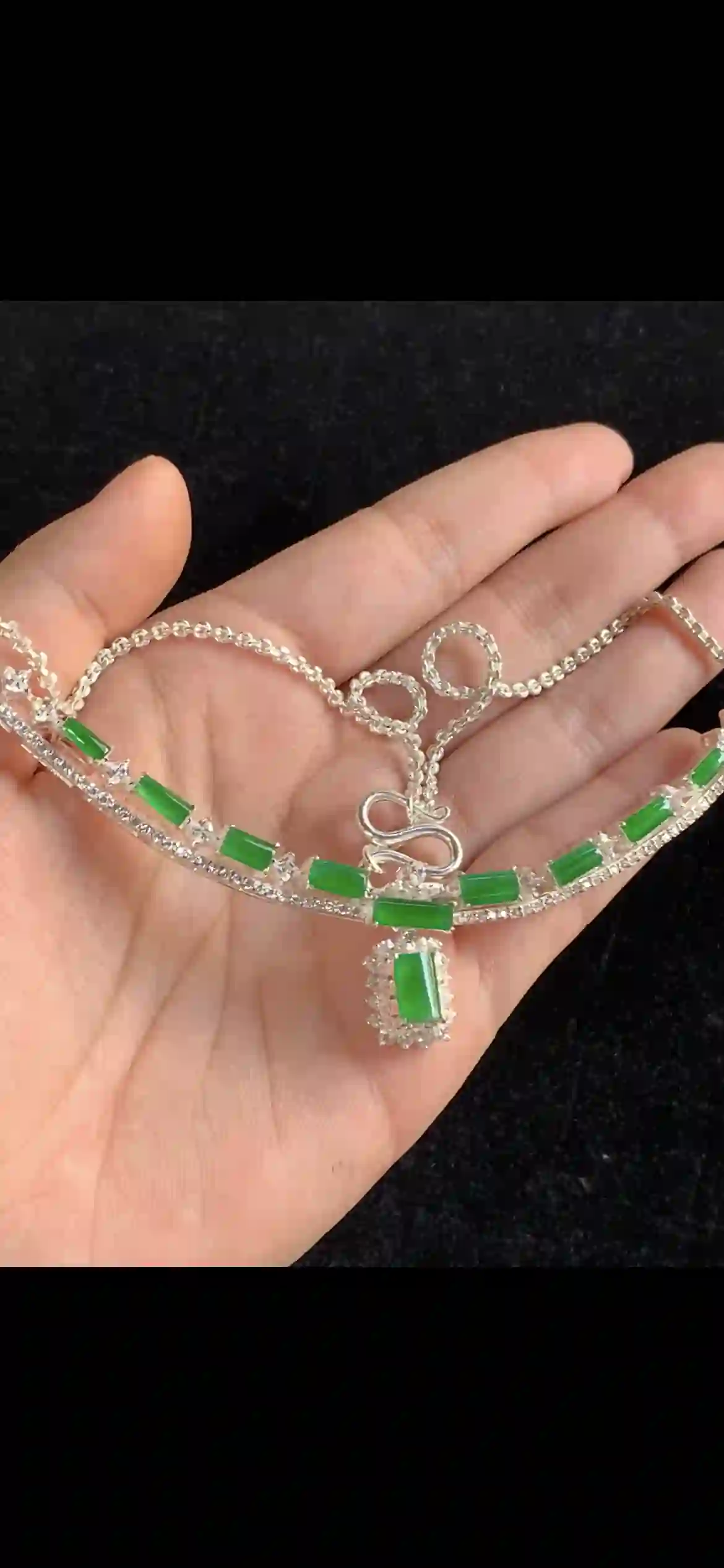 Imperial Green Jade Snake Motif Choker Necklace with Diamond Halo Pendant | Myanmar Jadeite reference #36930001