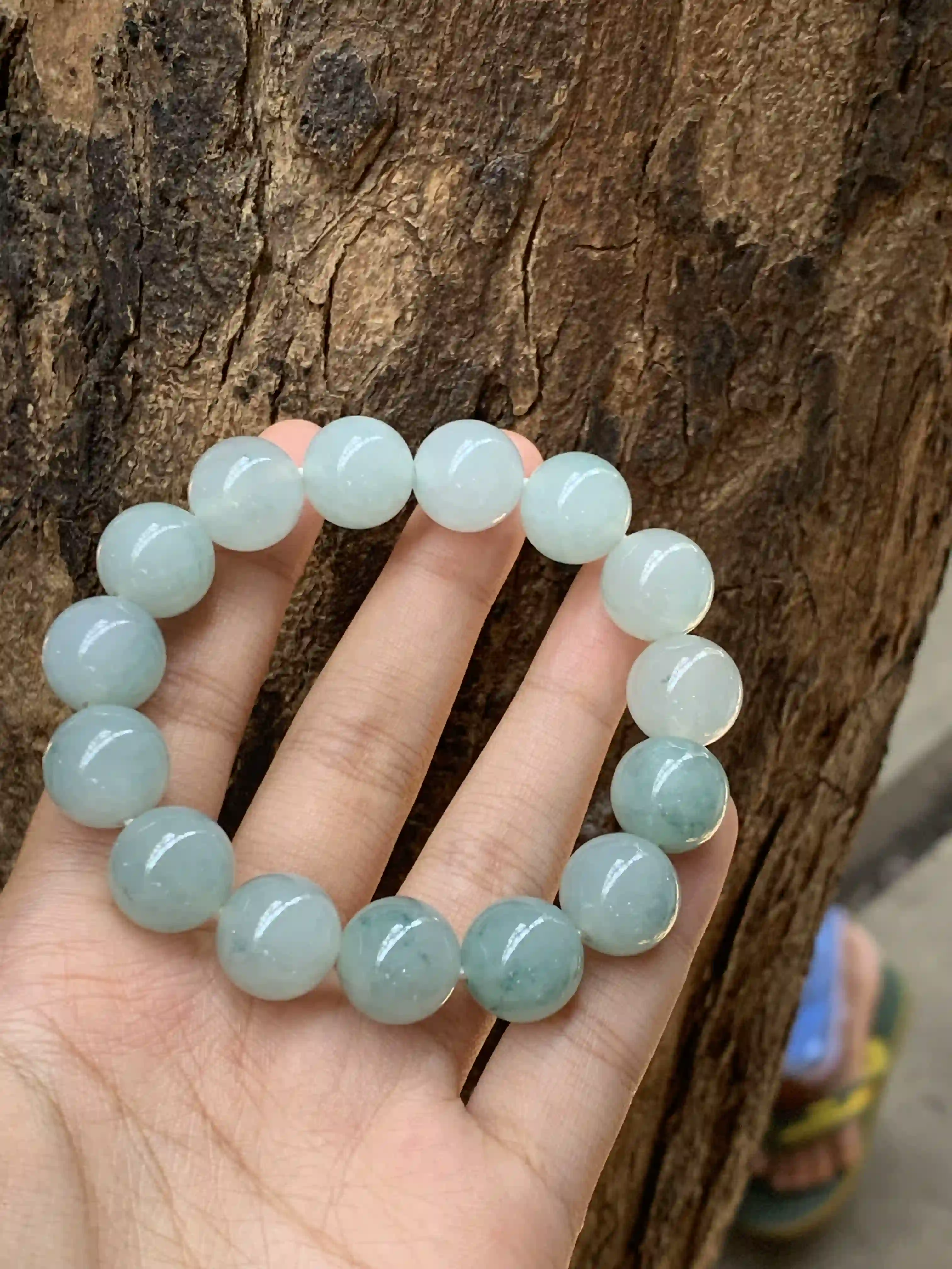 Natural Icy Green Jade Beaded Bracelet | Myanmar Jadeite reference #2220004