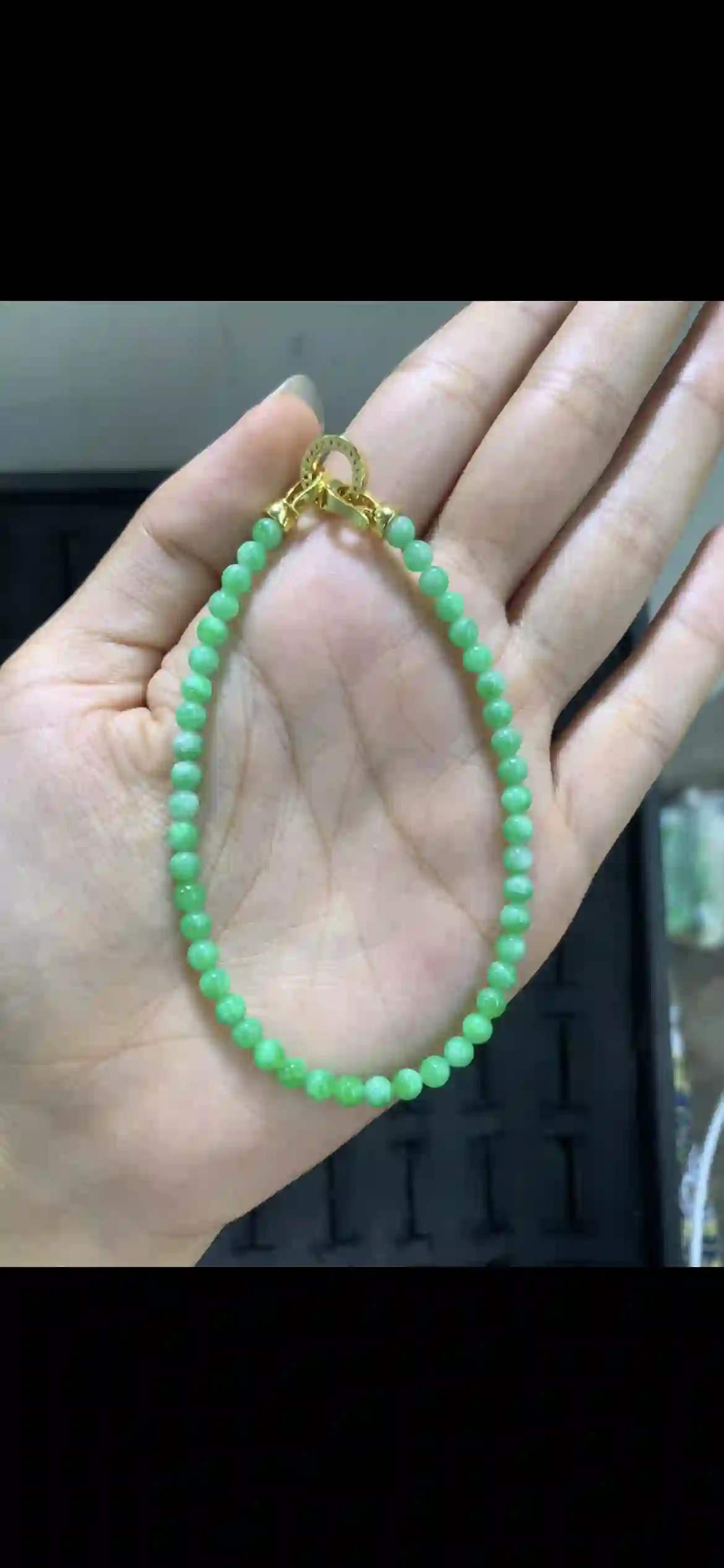 Vivid Apple Green Jadeite Bead Bracelet, view 2 | Myanmar Jadeite reference #17040001