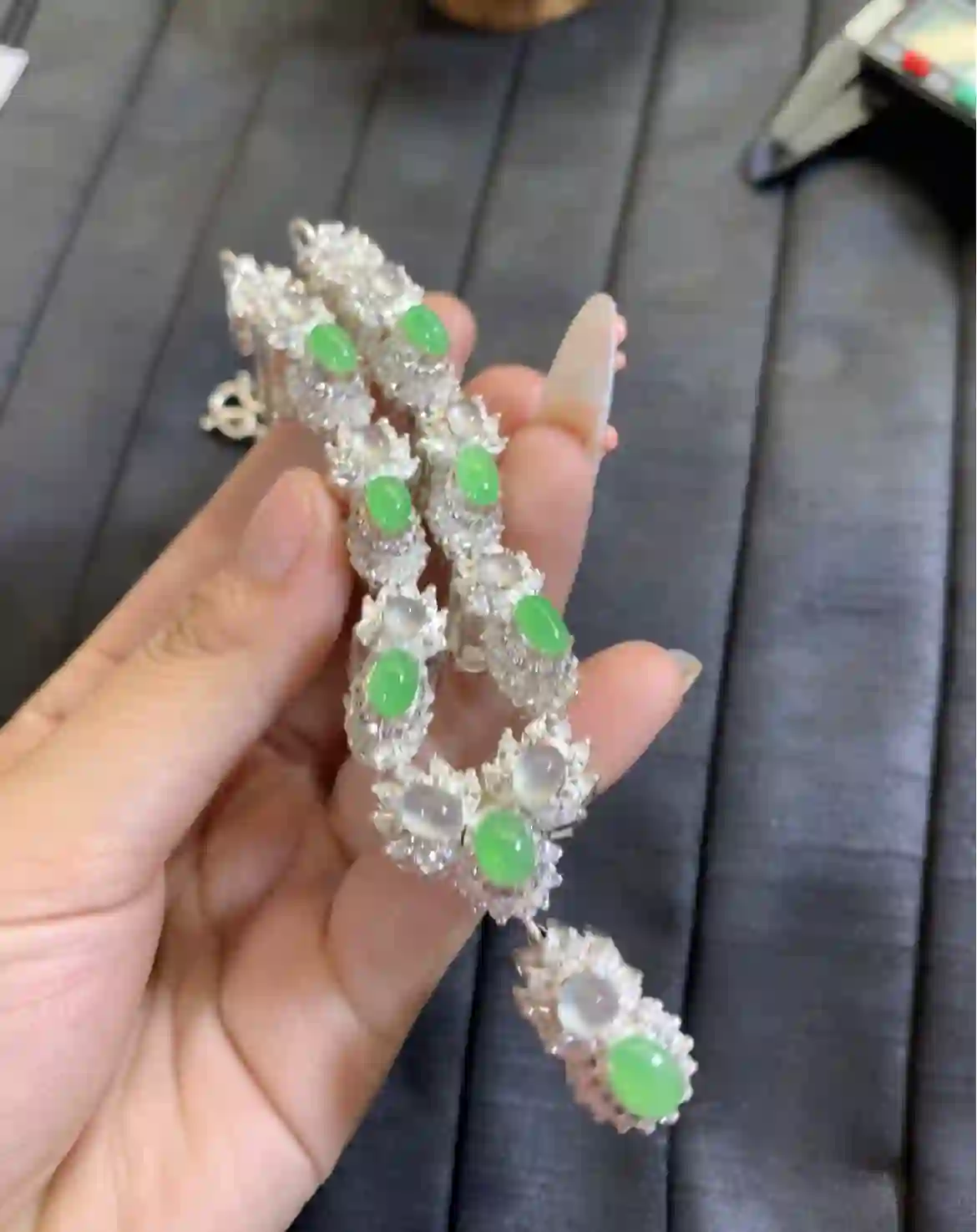 Two-Tone Natural Jade Bracelet | Myanmar Jadeite reference #2250005