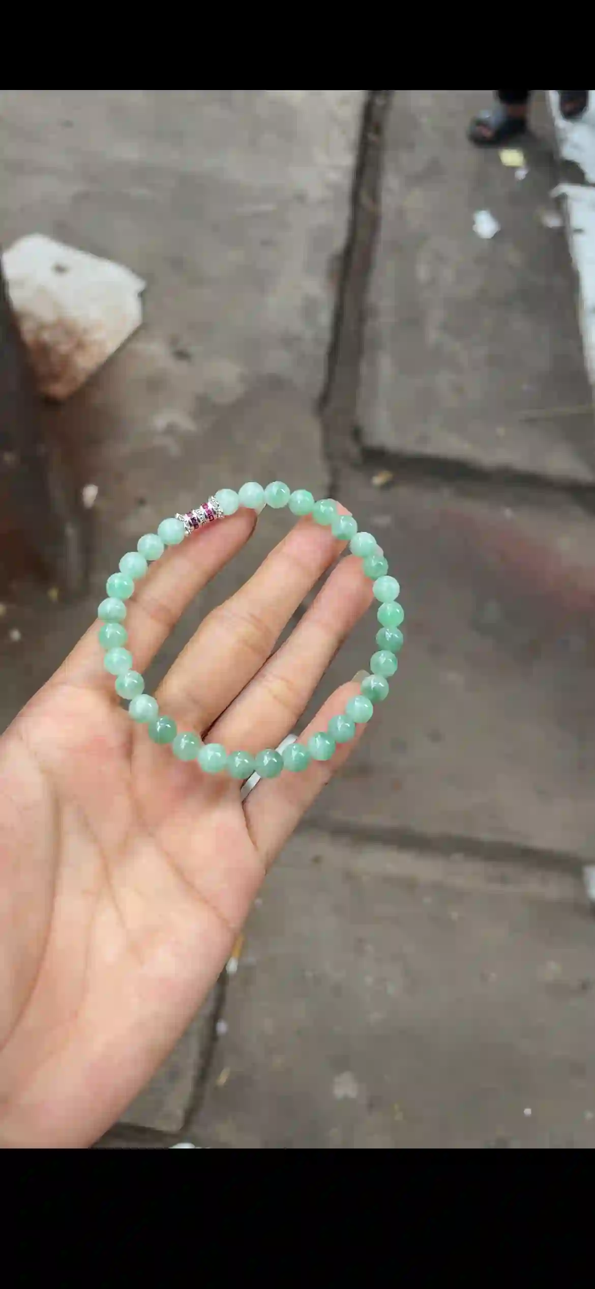 Gradient Fresh Green Jade Beaded Bracelet with Sparkling Accent Spacer | Myanmar Jadeite reference #22470001