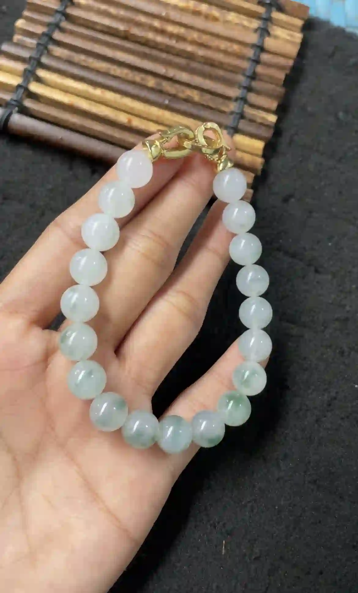 Natural Green Mottled Jade Beaded Bracelet | Myanmar Jadeite reference #2370004