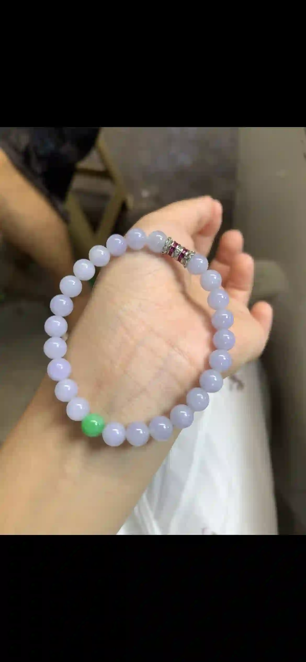 Soft Lavender Jadeite Bead Bracelet with Accent Green Bead | Myanmar Jadeite reference #15510001