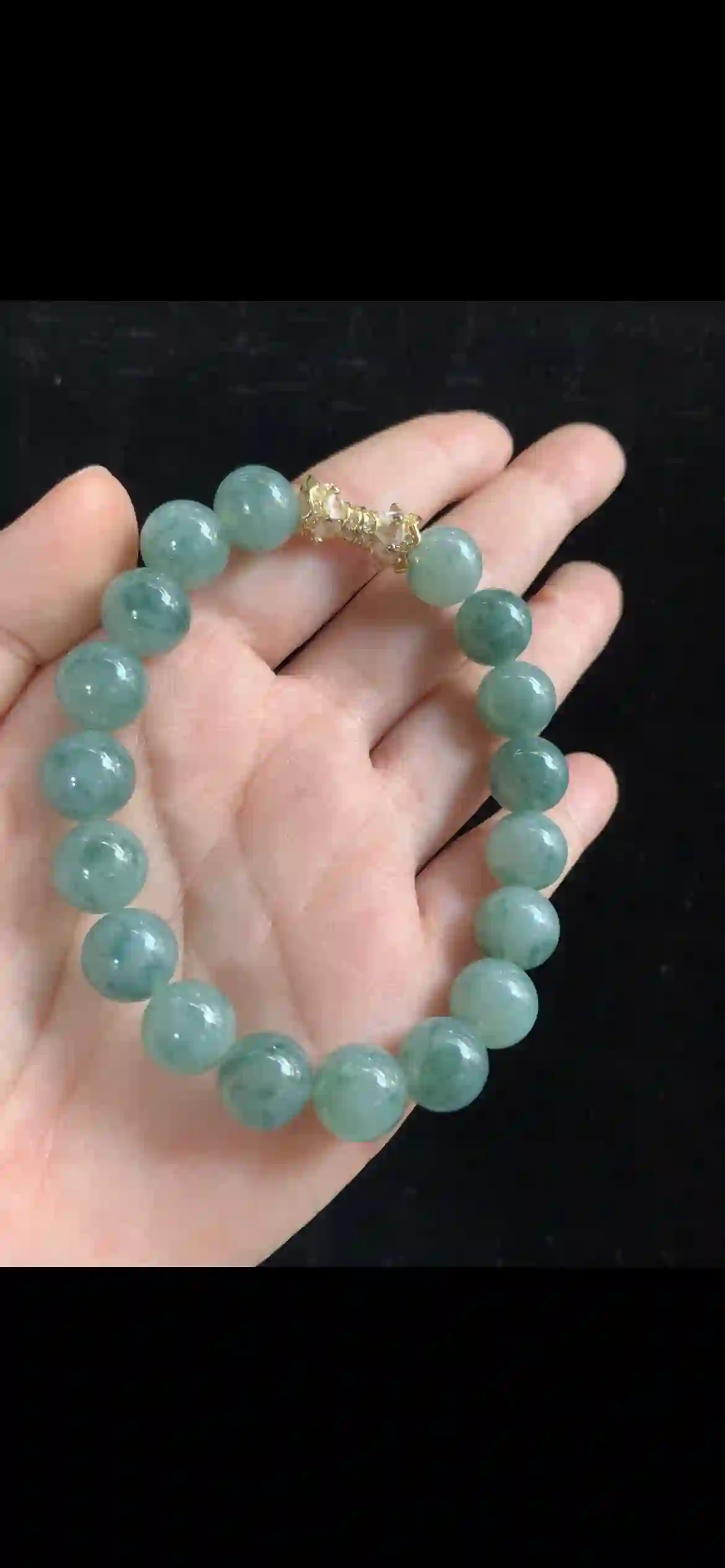 Icy Floating Green Jade Beaded Bracelet with Crystal Clasp | Myanmar Jadeite reference #36060001