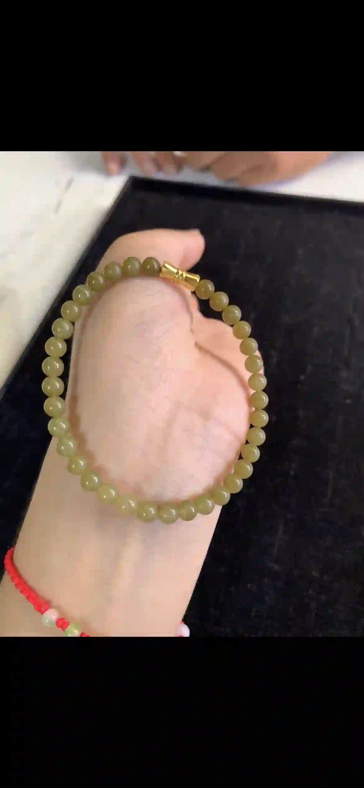 Warm Olive Green Jade Bead Bracelet with Gold Clasp | Myanmar Jadeite reference #21990002