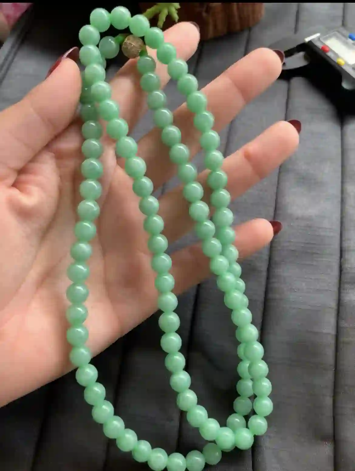 Bright Green Jade Bead Necklace | Myanmar Jadeite reference #2730004