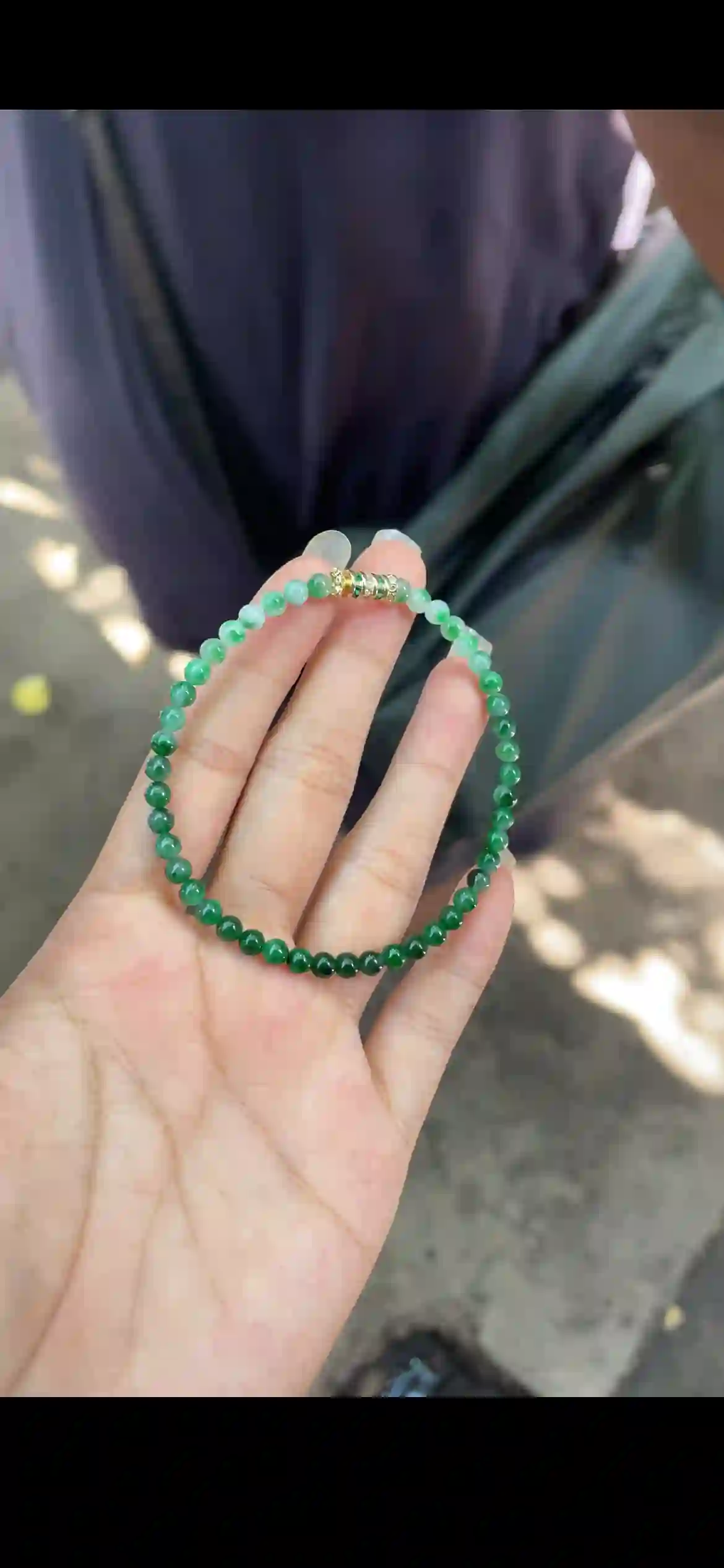 Gradient Green Beaded Bracelet with Decorative Spacer | Myanmar Jadeite reference #24510001