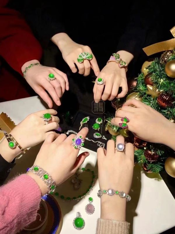 jade jade - Burmese Jadeite Type A from Hpakant, Myanmar | Myanmar Jadeite