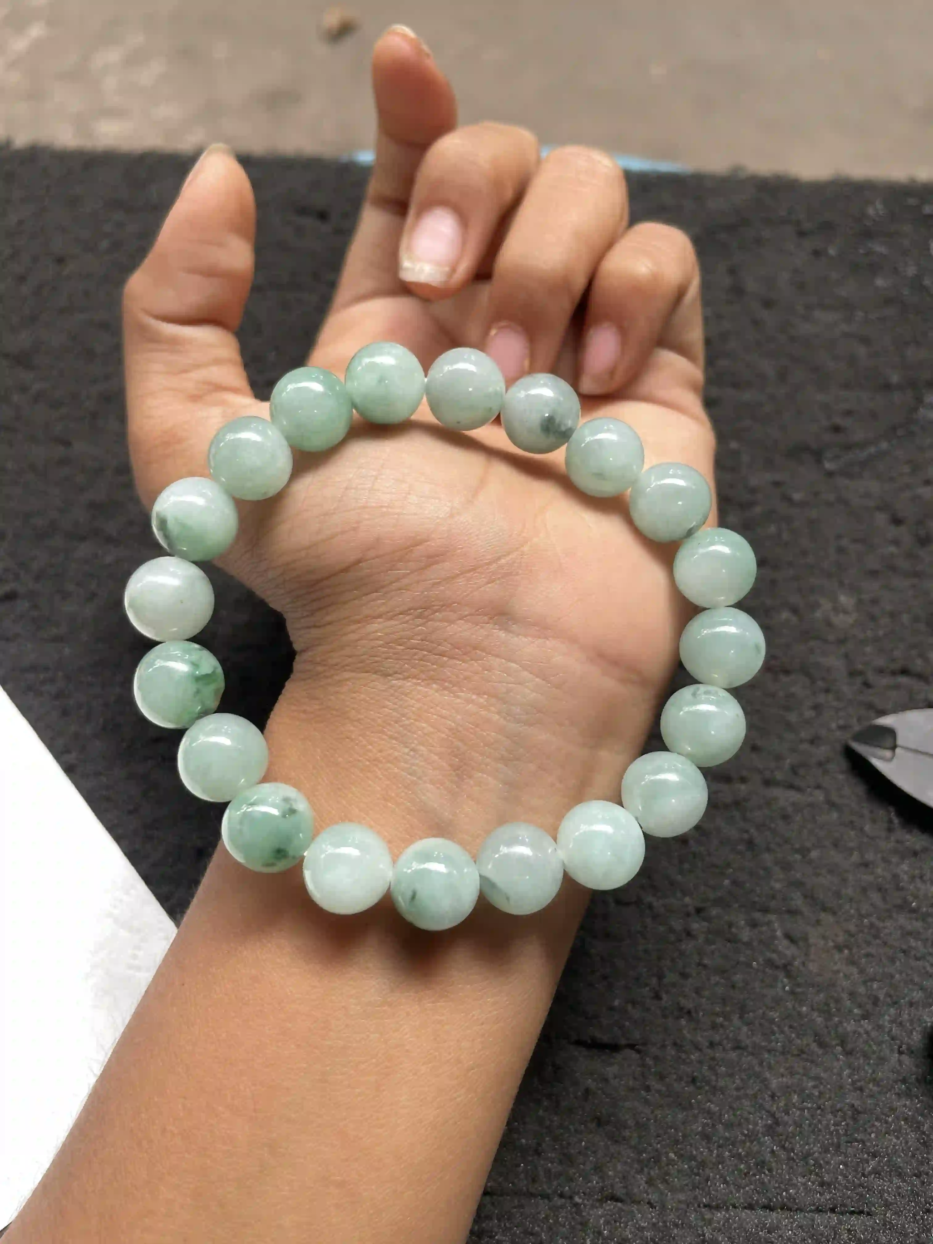  Green and White Marbled Jade Bead Bracelet | Myanmar Jadeite reference #630002