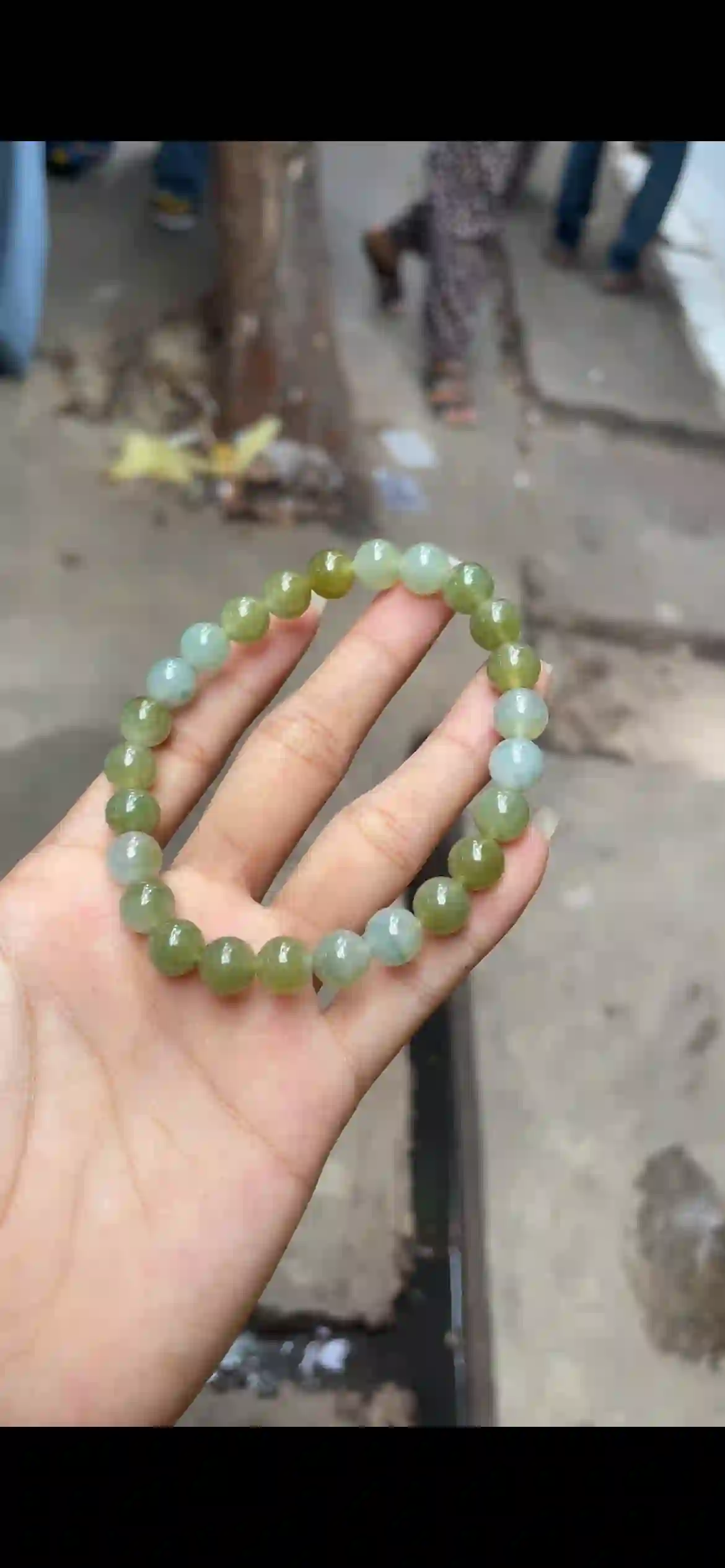  Natural Yellow-Green Icy Jadeite Bead Bracelet | Myanmar Jadeite reference #8220001