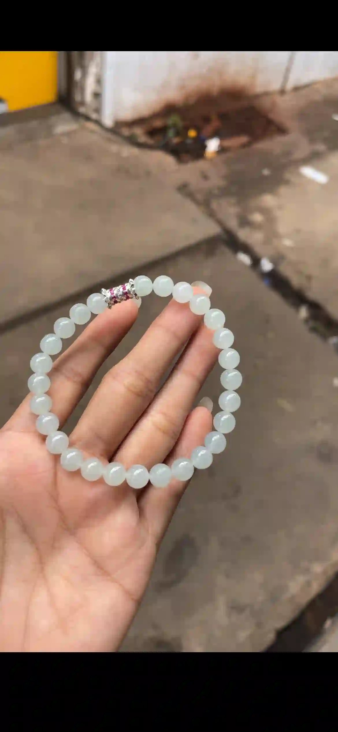 High-Clarity Icy Pale Jadeite Bead Bracelet | Myanmar Jadeite reference #16260001