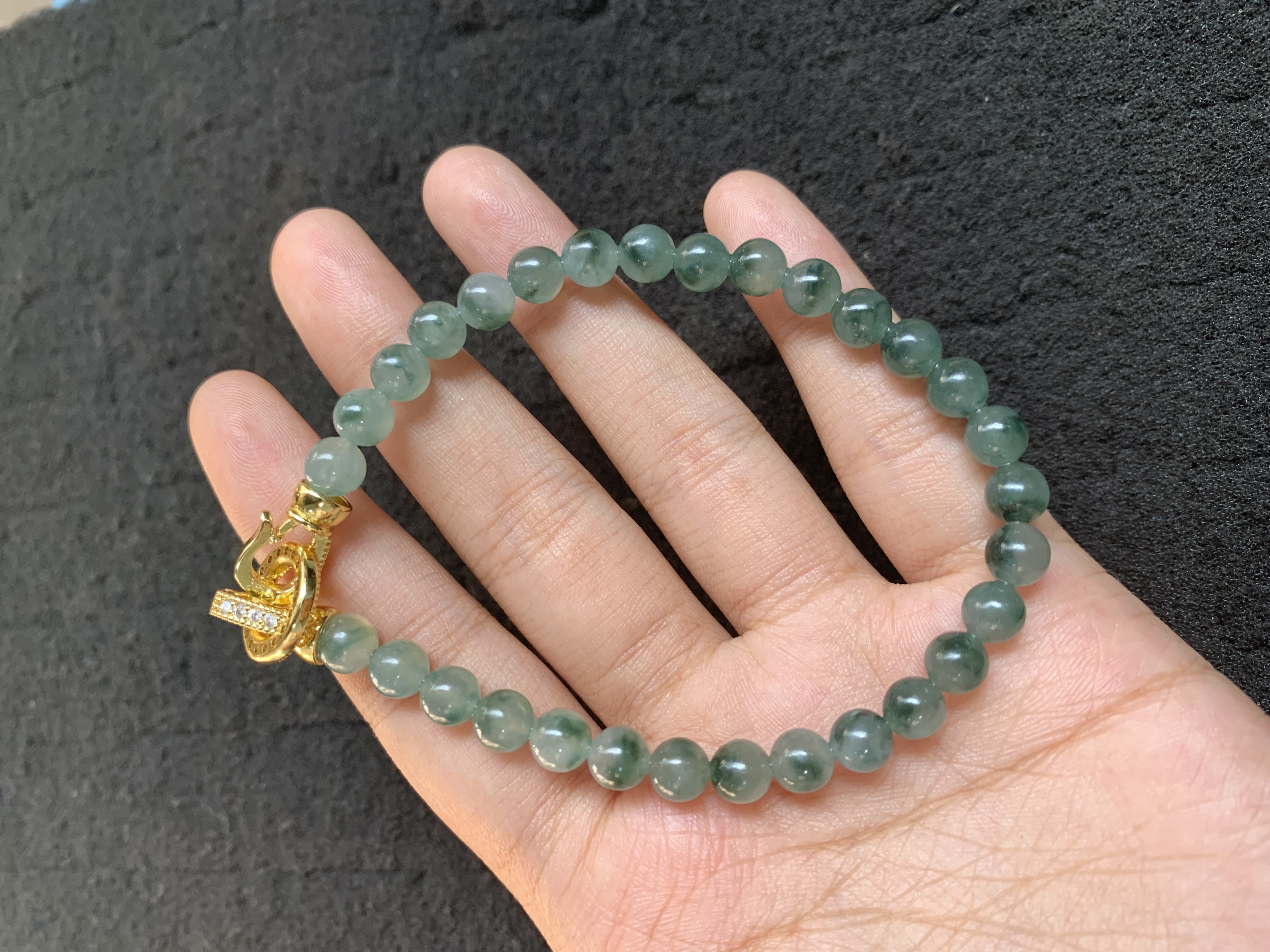 Dark Green Translucent Jade Beaded Bracelet with Diamond-Accented Gold Clasp