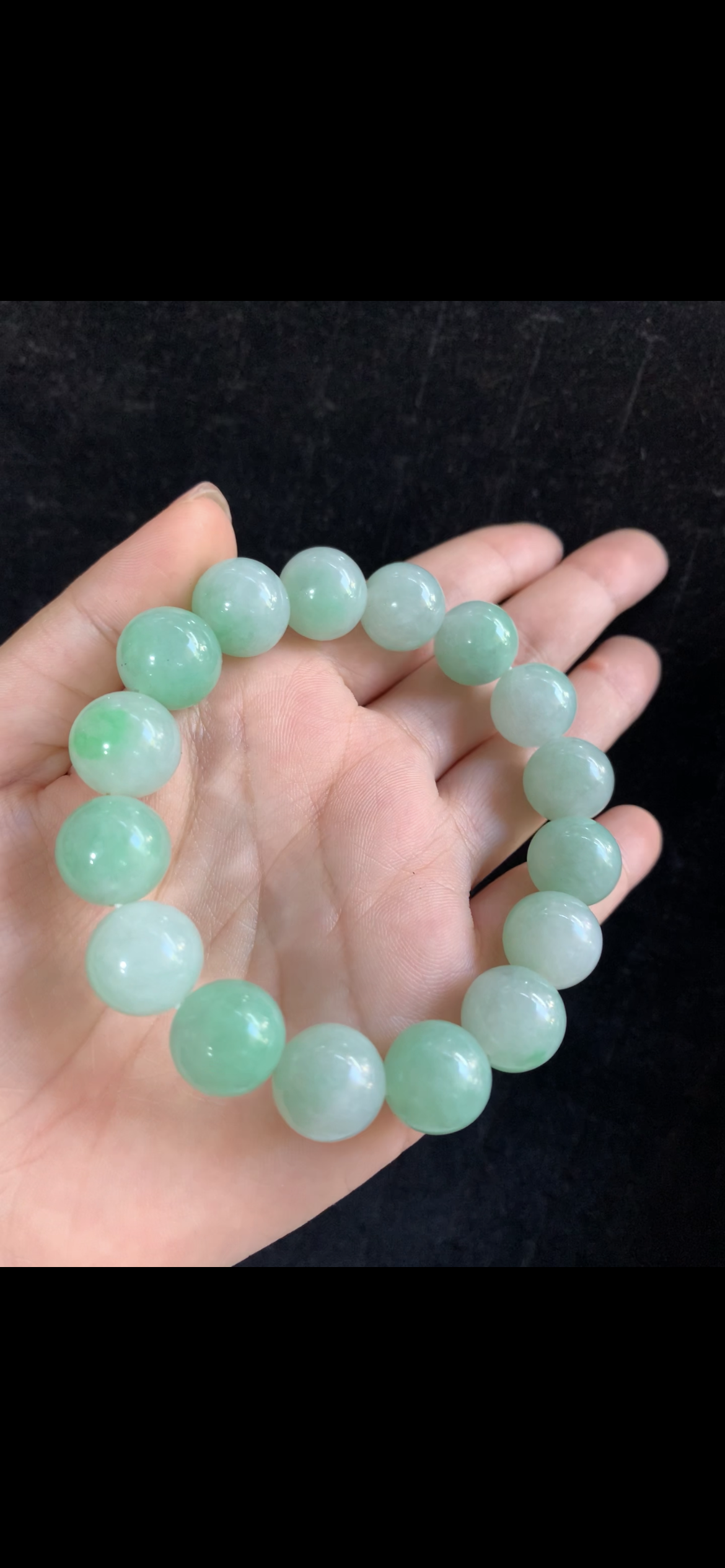 Vibrant Apple Green Jade Beaded Bracelet