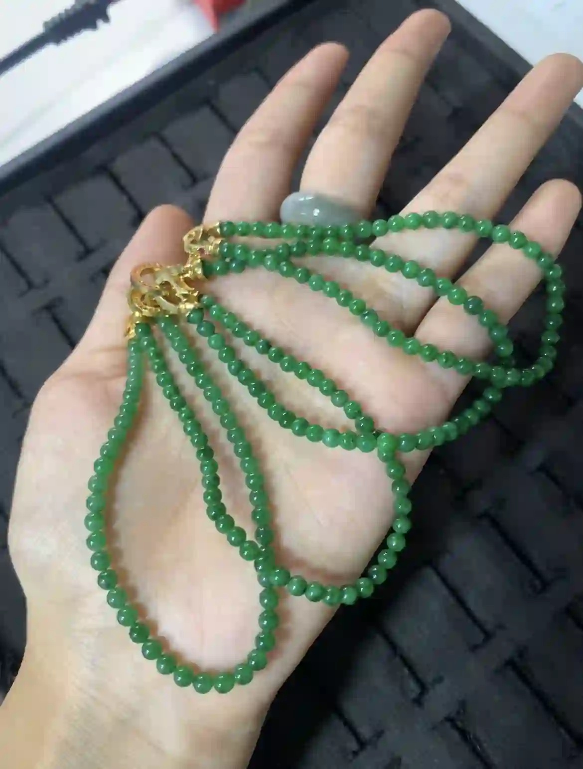 Vibrant Deep Green Jadeite Fine Bead Strands with Premium Gold‑Tone Clasps | Myanmar Jadeite reference #26490001
