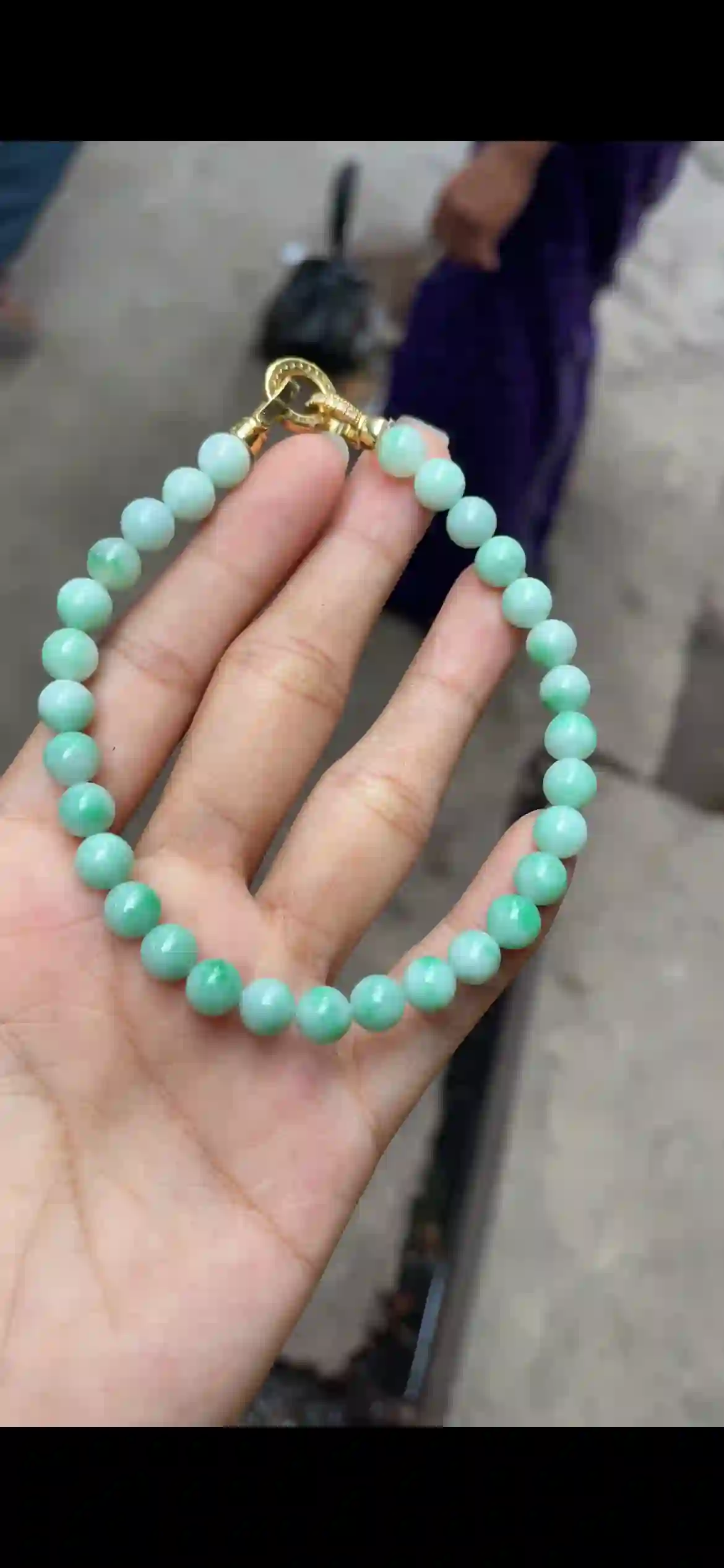  Pastel Apple‑Green Jadeite Bead Bracelet with Gold‑Tone Clasp | Myanmar Jadeite reference #9810003
