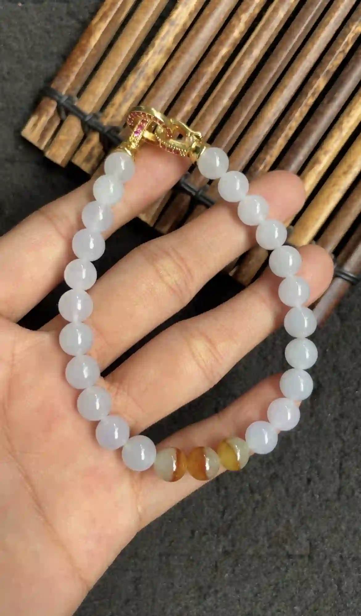 Lavender Jade with Honey Accent Bead Bracelet | Myanmar Jadeite reference #2730010