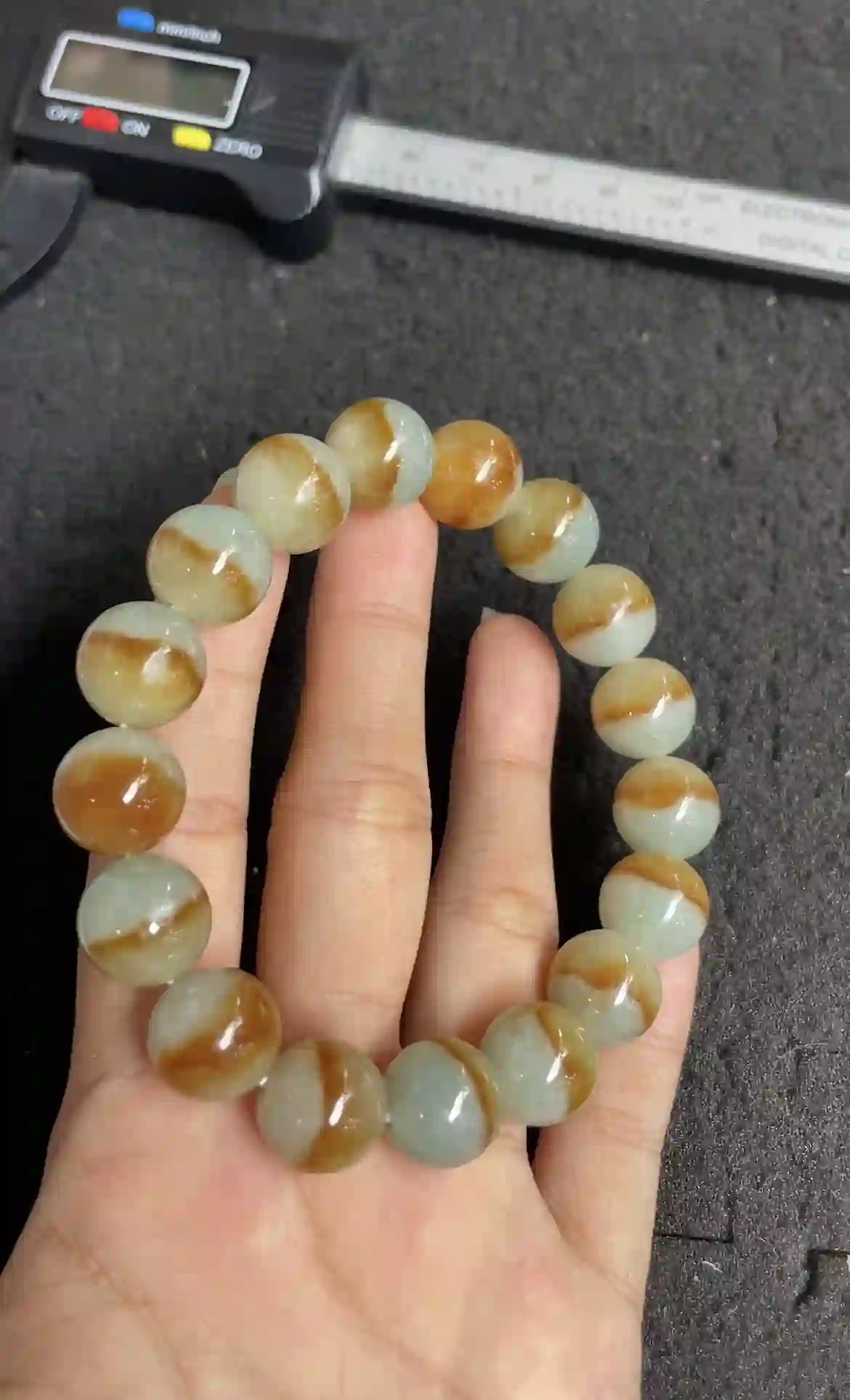 Two-Tone Natural Yellow & Icy White Jadeite Beaded Bracelet | Myanmar Jadeite reference #3600001