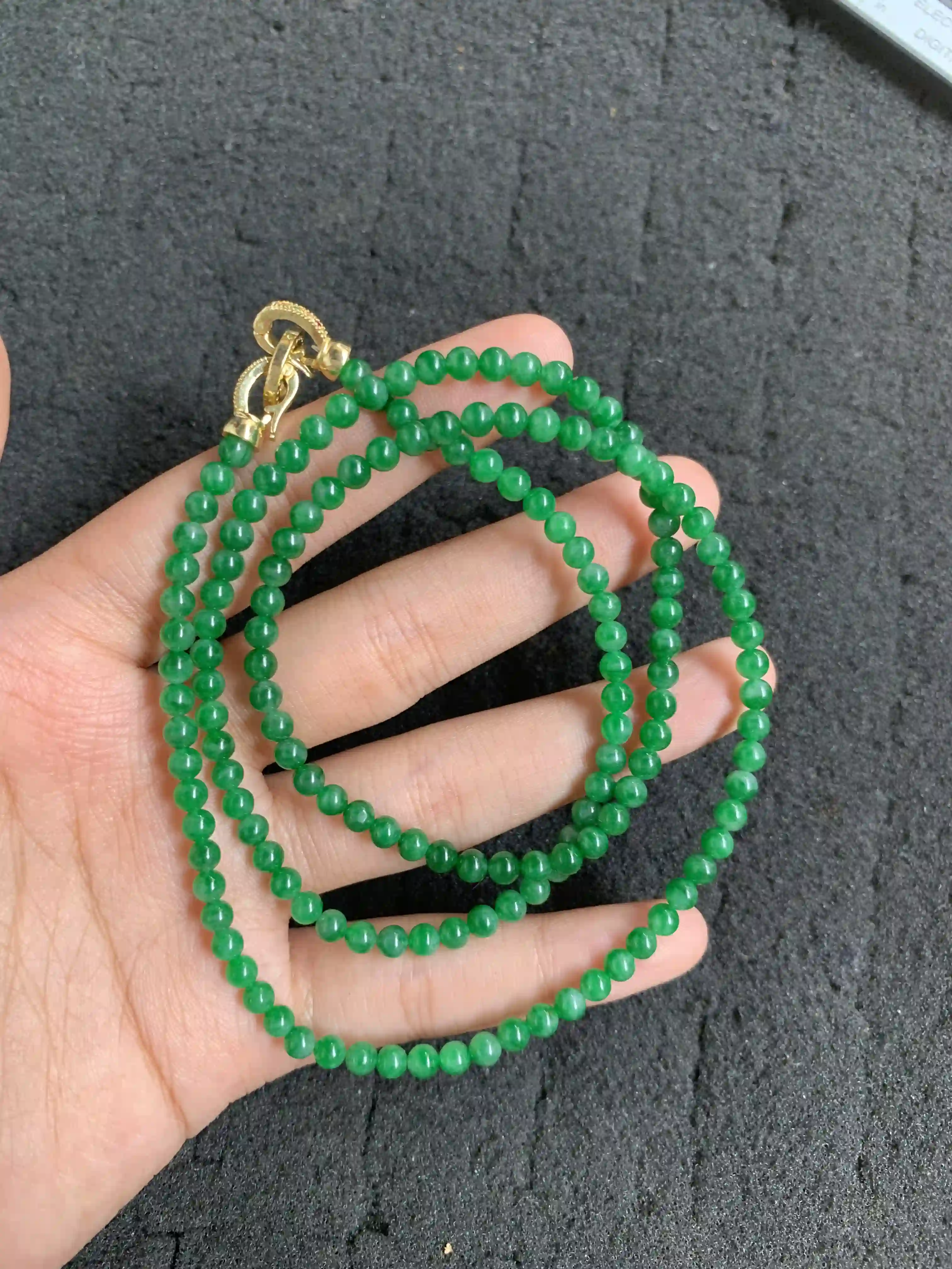 Vibrant Green Jade Bead Necklace | Myanmar Jadeite reference #2130001