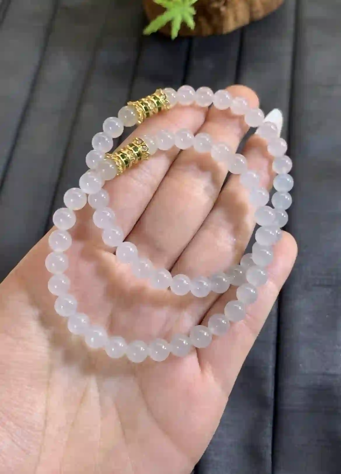 Natural Icy White Jade Beaded Bracelet | Myanmar Jadeite reference #2250010