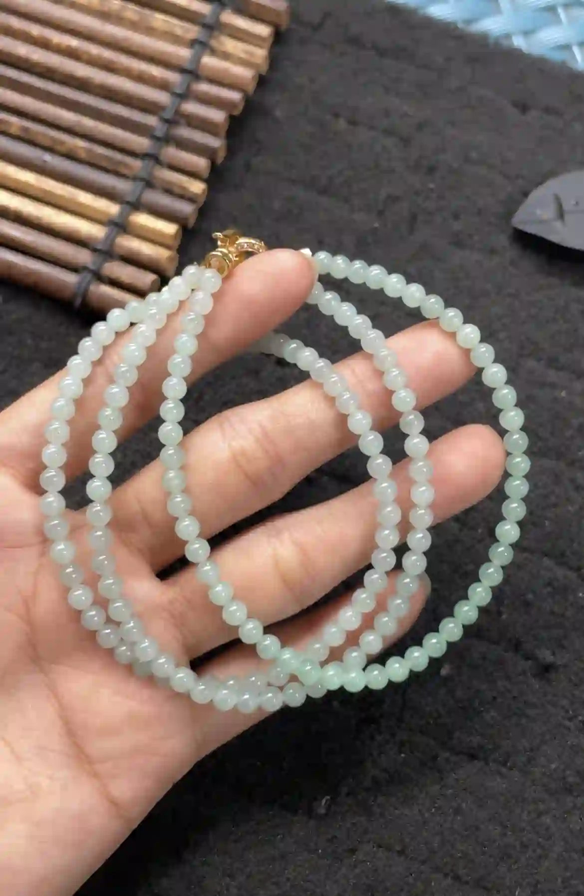 Natural Icy Green Jade Beaded Necklace | Myanmar Jadeite reference #2370003