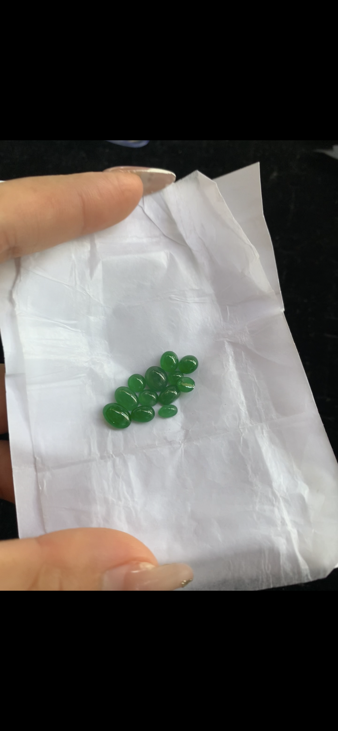 11pcs Vivid Imperial Green Oval Jadeite Cabochons — Premium Loose Gemstone Set