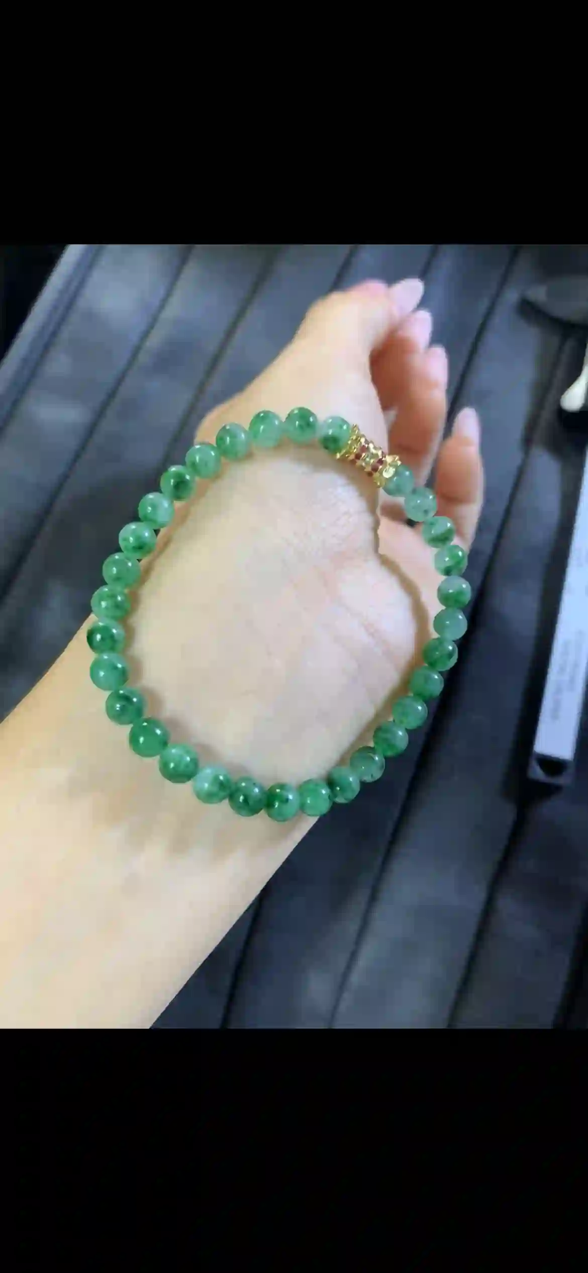 Natural Icy Vivid Floating Green Jadeite Bead Bracelet | Myanmar Jadeite reference #7200002