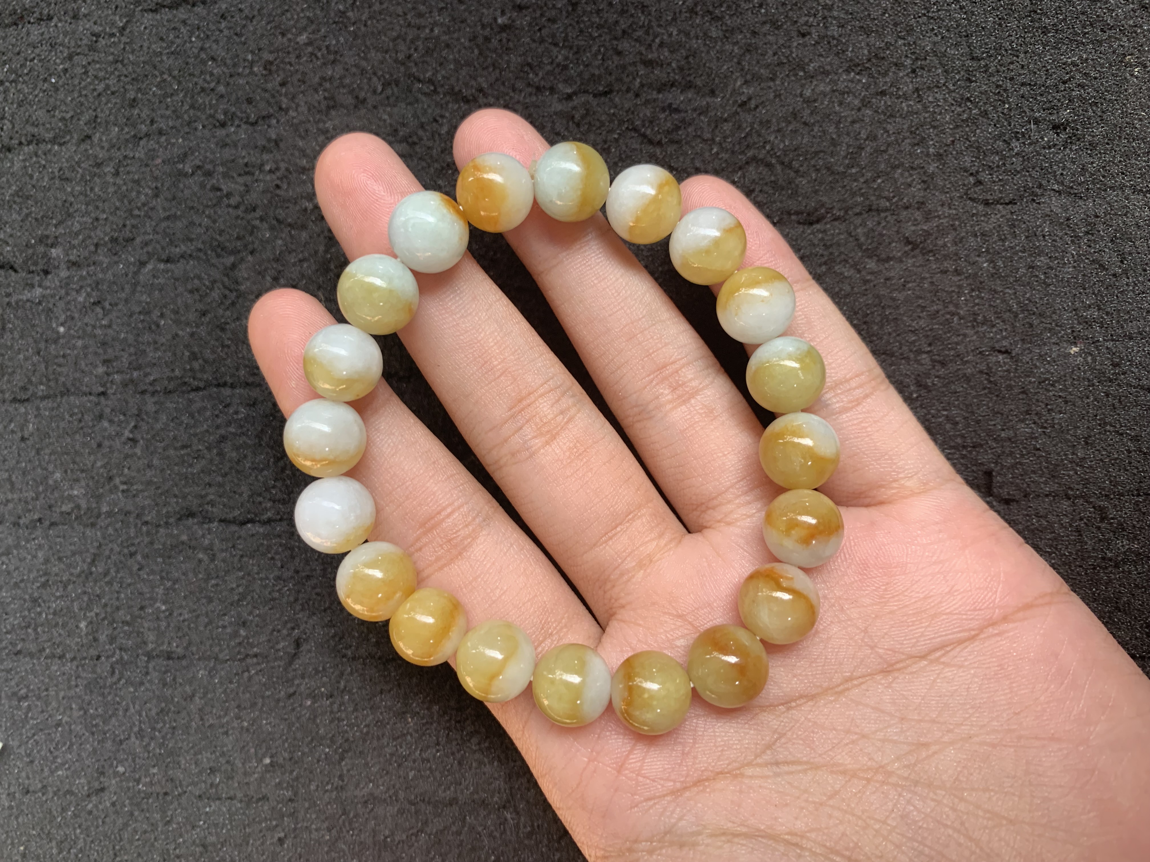 Yellow and White Jadeite Beaded Bracelet