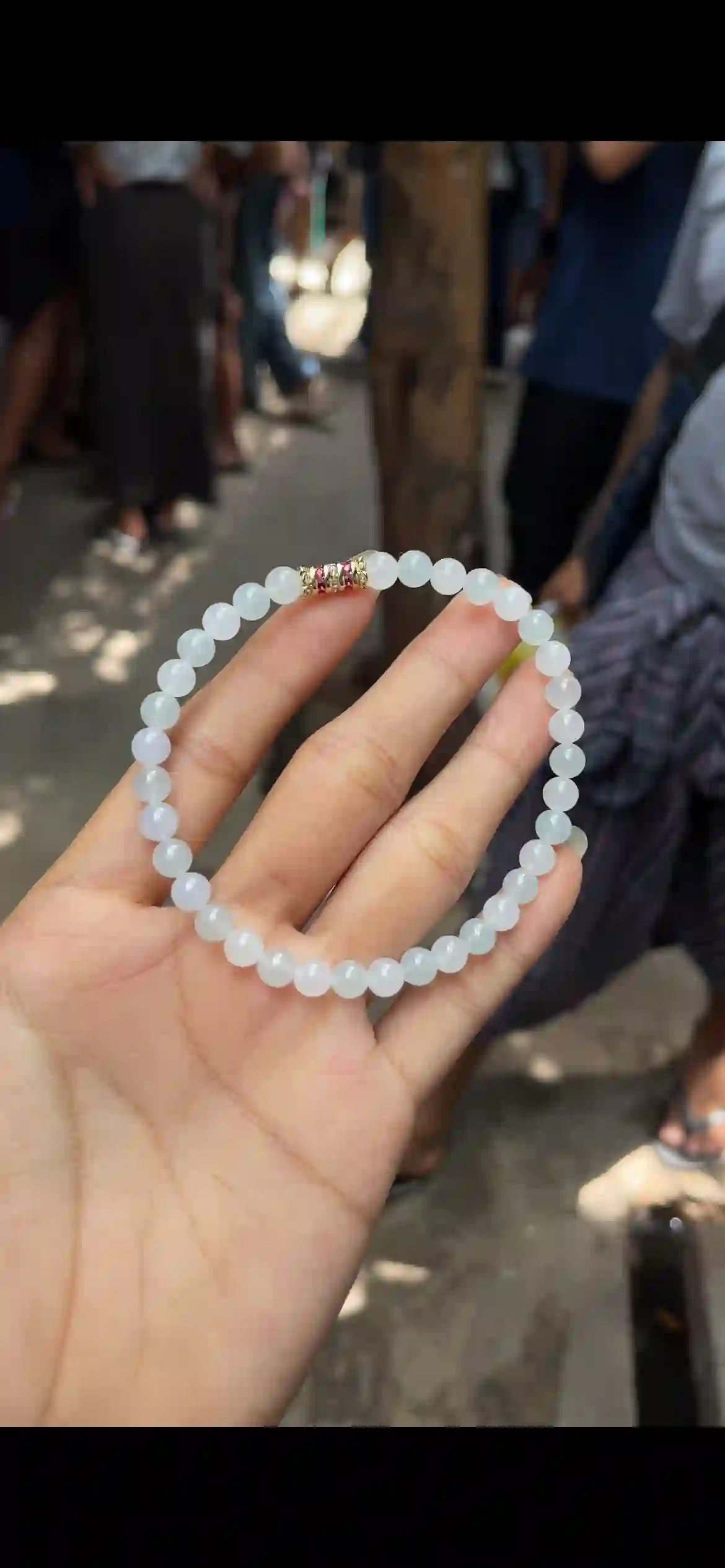 Icy White Natural Jadeite Beaded Bracelet | Myanmar Jadeite reference #8370001