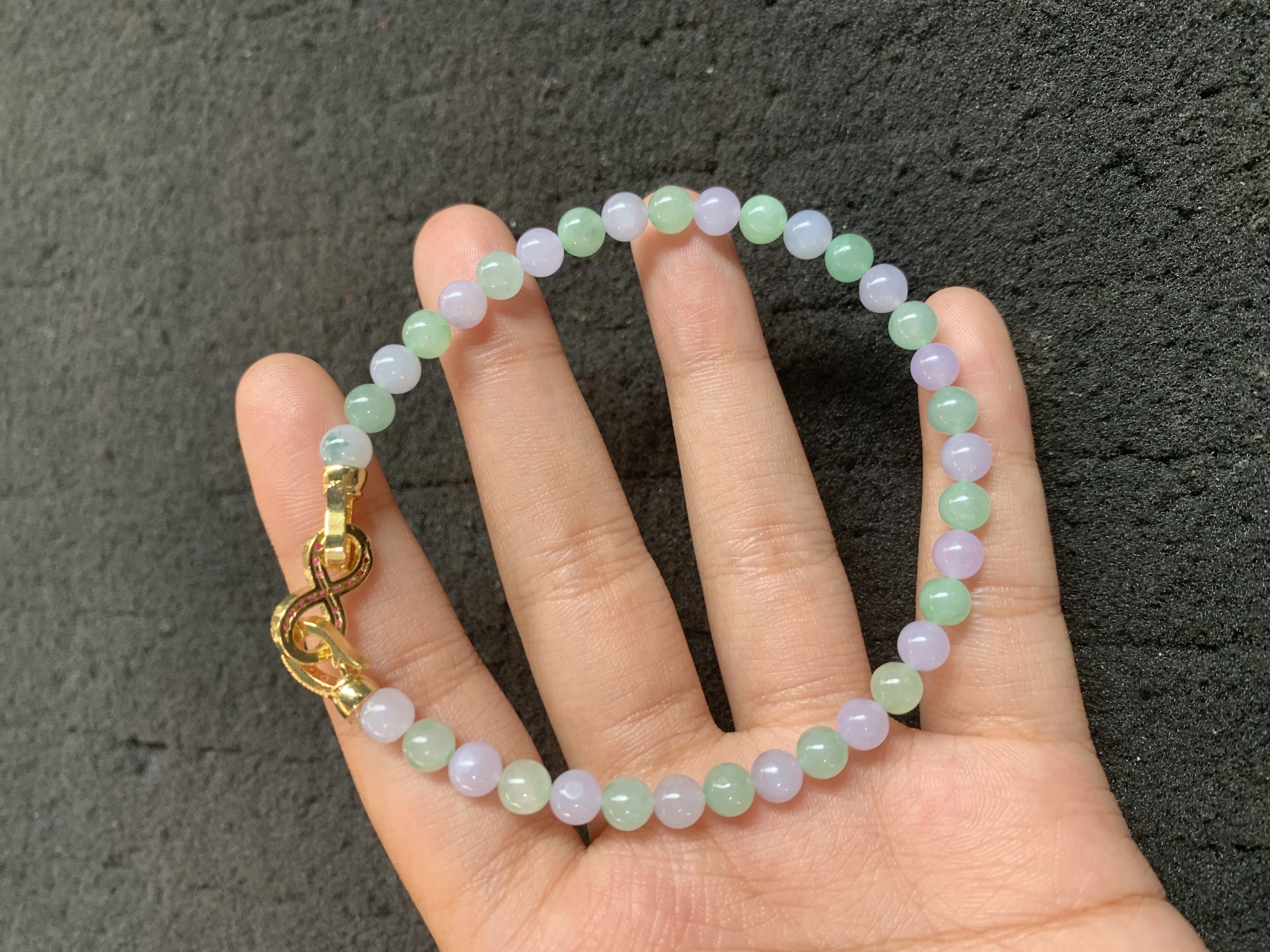 Pastel Purple and Green Jade Beaded Bracelet with Gold-Toned Clasp