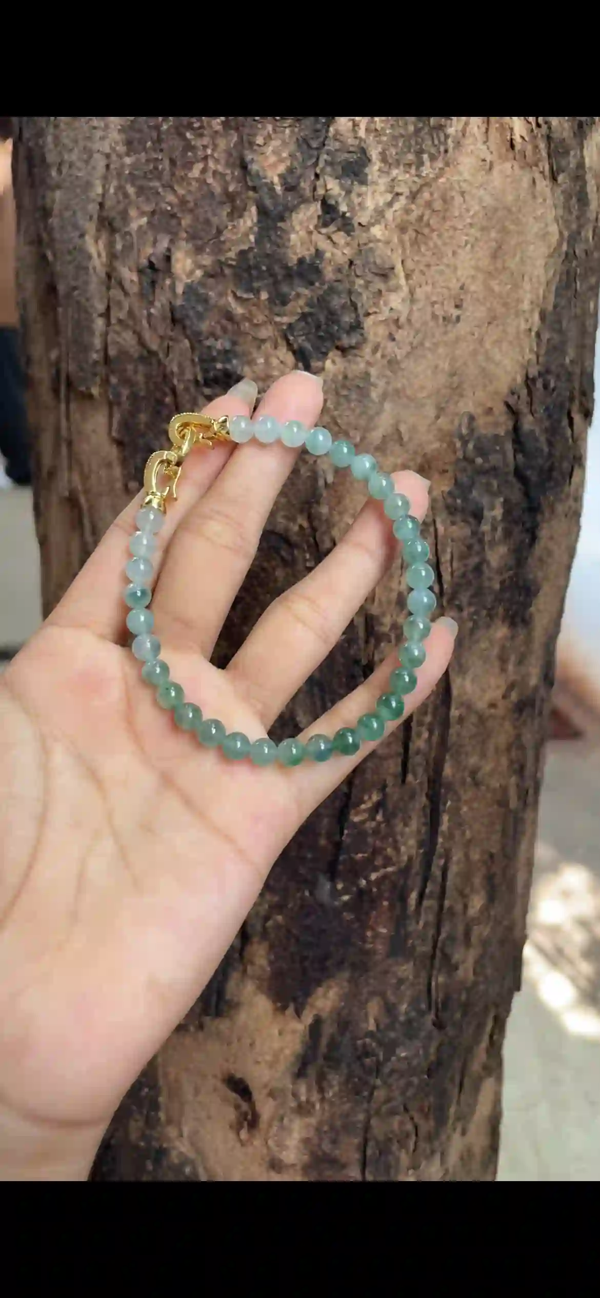  Gradient Icy Floating Green Jadeite Bead Bracelet with Gold Clasp | Myanmar Jadeite reference #8940001