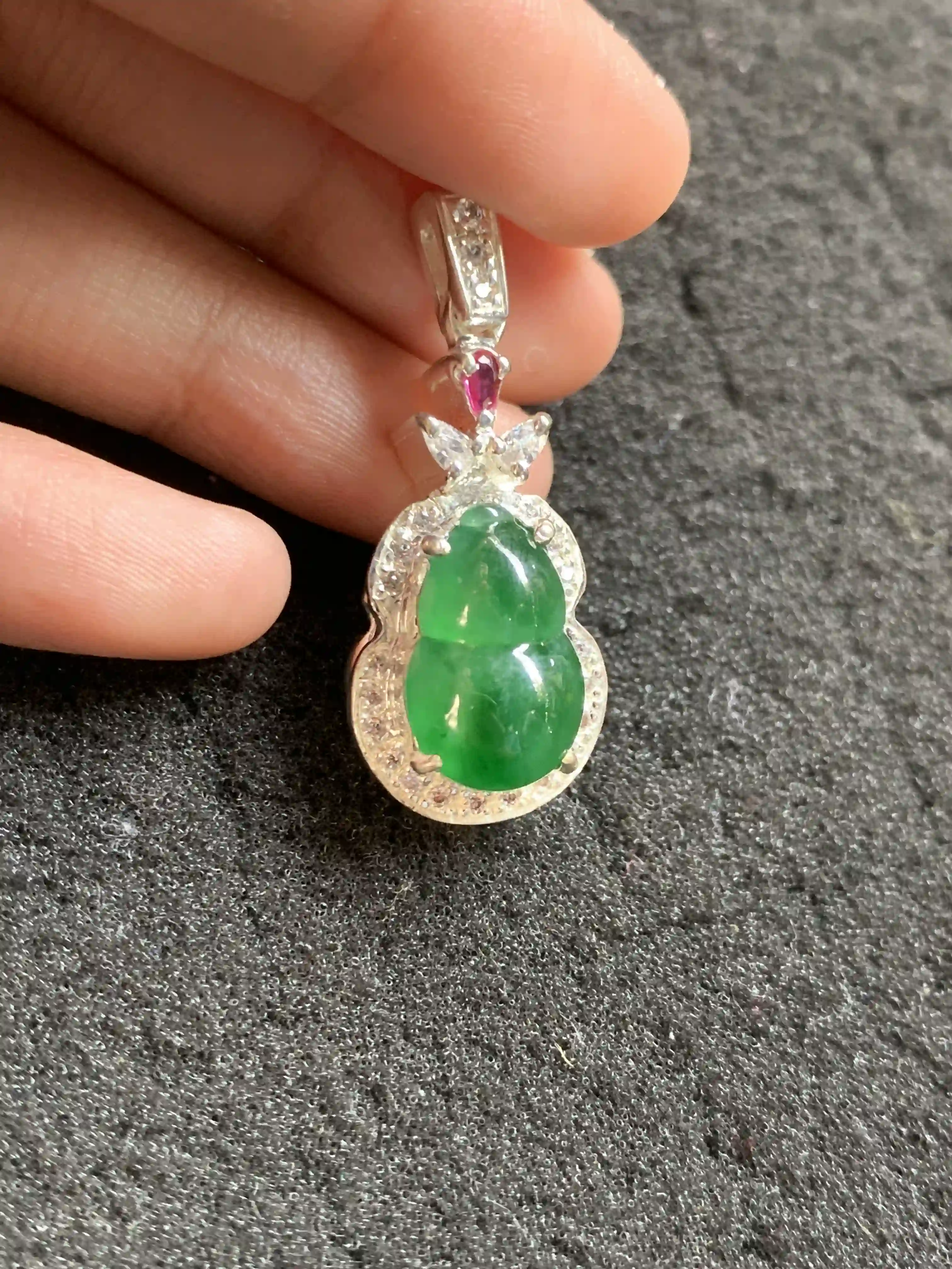 Emerald Green Jadeite Gourd Pendant with Diamond Accents | Myanmar Jadeite reference #1290006