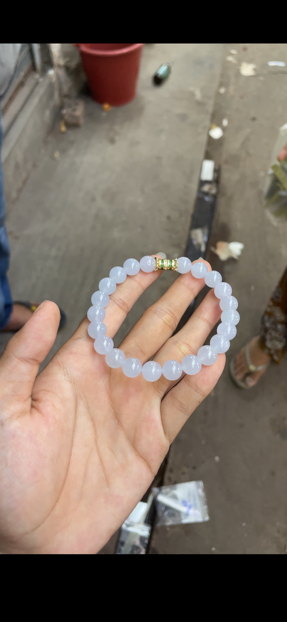 Pale Lavender Jade Beaded Bracelet with Emerald Accent