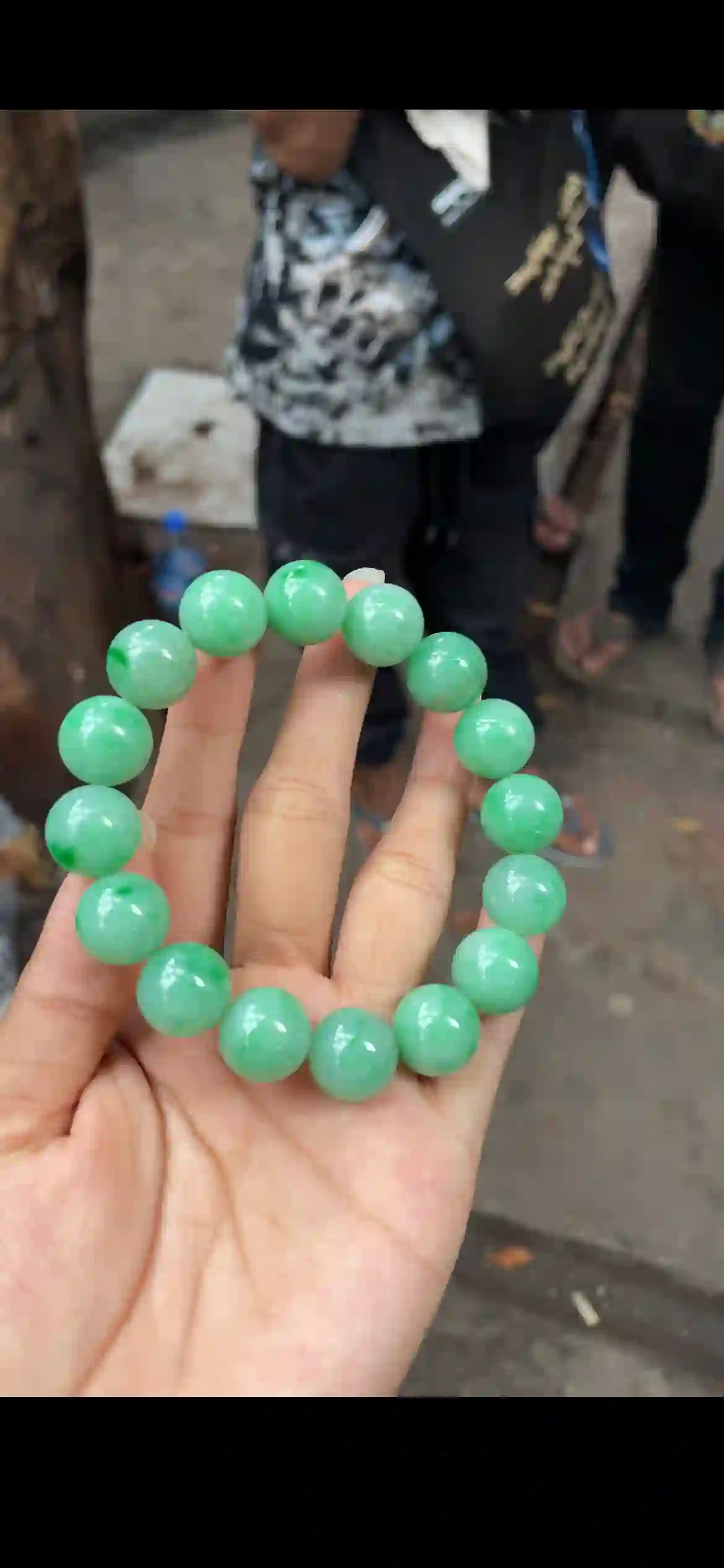 Vivid Apple Green Jadeite Bead Bracelet, view 2 | Myanmar Jadeite reference #16590001