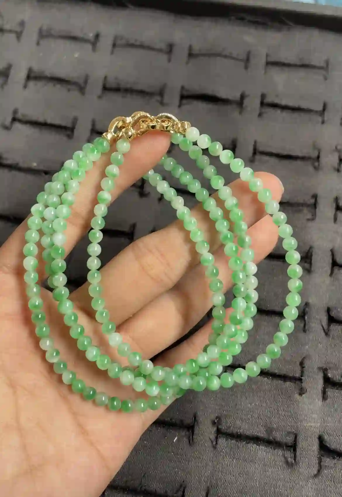 Natural Green Jade Bead Necklace with Gold Clasp | Myanmar Jadeite reference #2520001