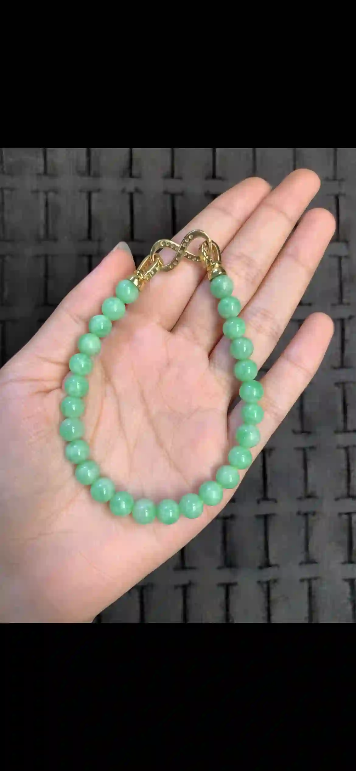 Vibrant Apple Green Jadeite Bead Bracelet, view 2 | Myanmar Jadeite reference #15270001