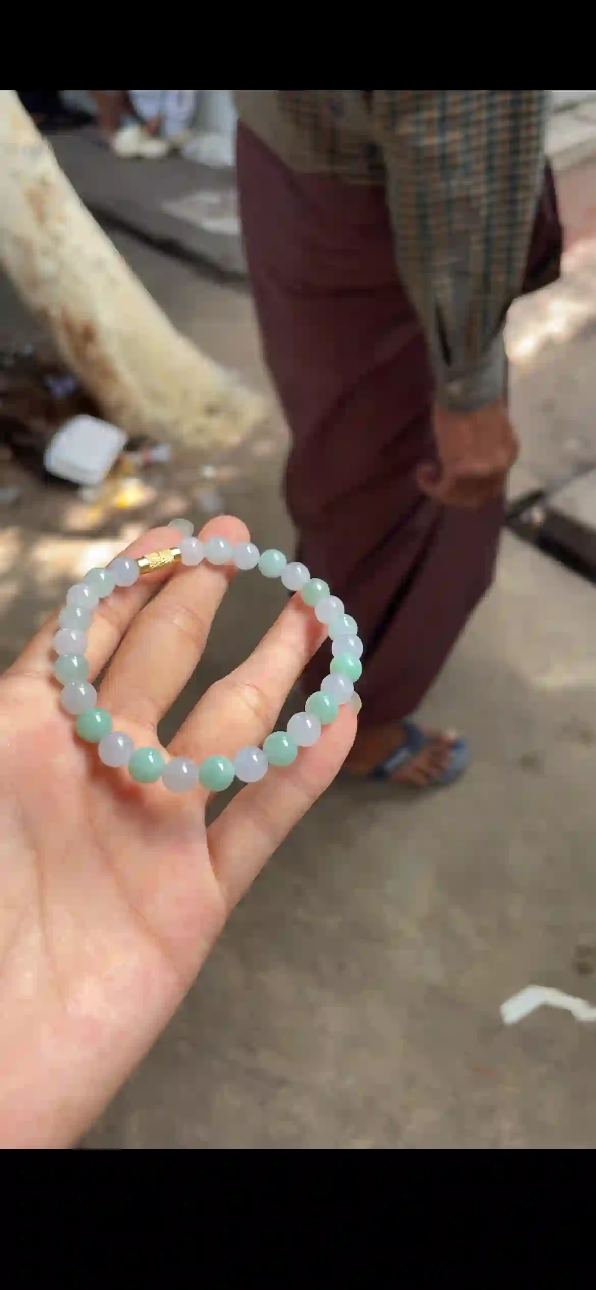 Soft Pale Icy Green & White Jadeite Bead Bracelet with Gold Clasp | Myanmar Jadeite reference #24930001