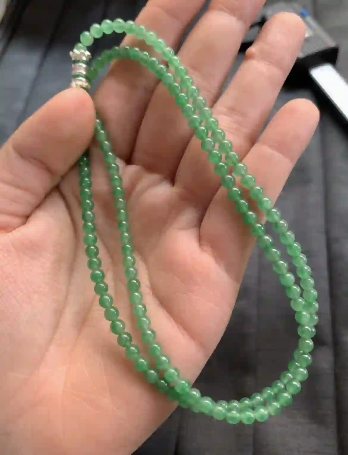 Natural Vivid Green Jadeite Beaded Necklace | Myanmar Jadeite reference #2460001