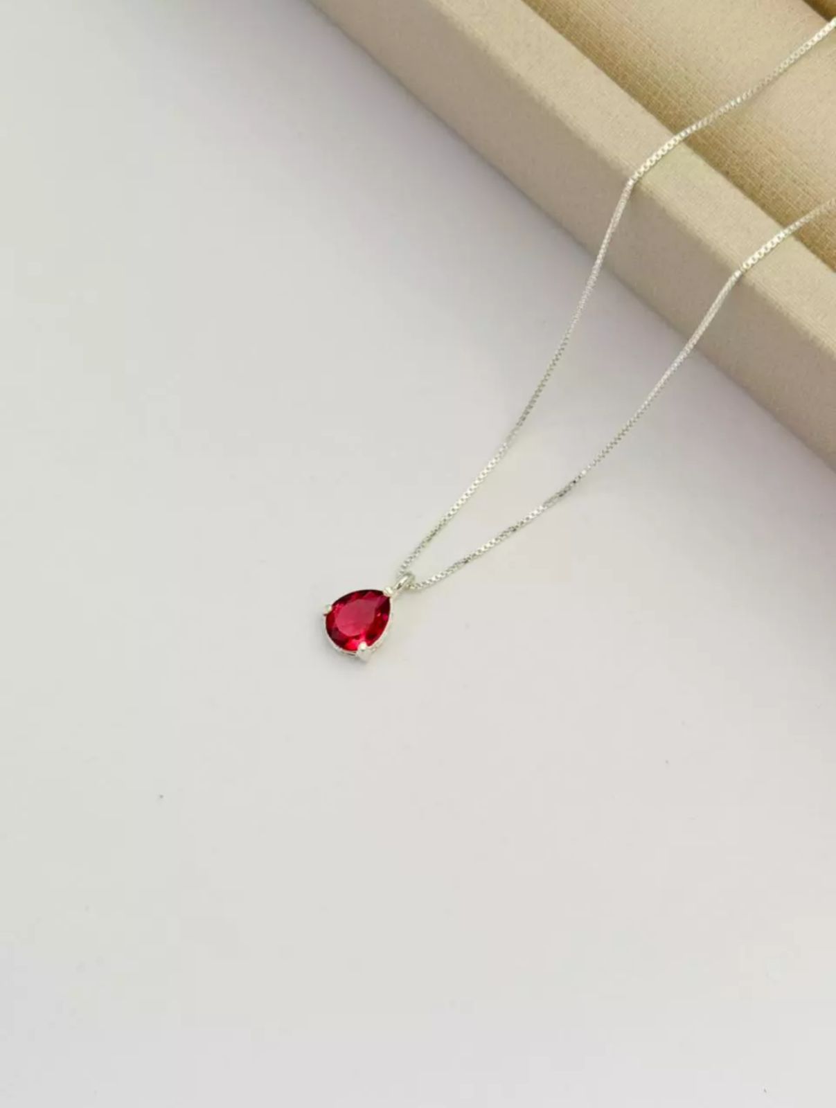Colar Rubi